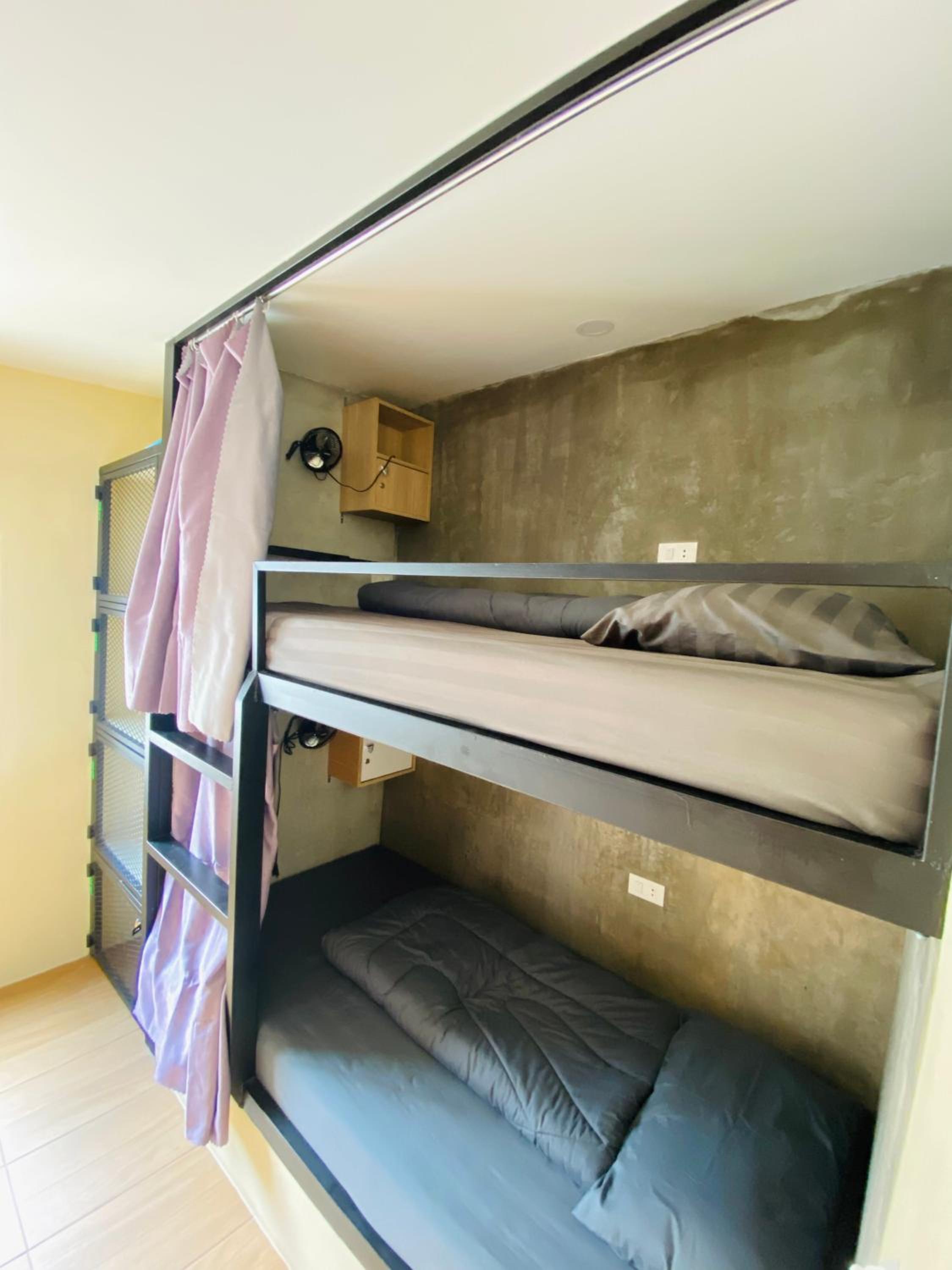 The 10 Club Hostel