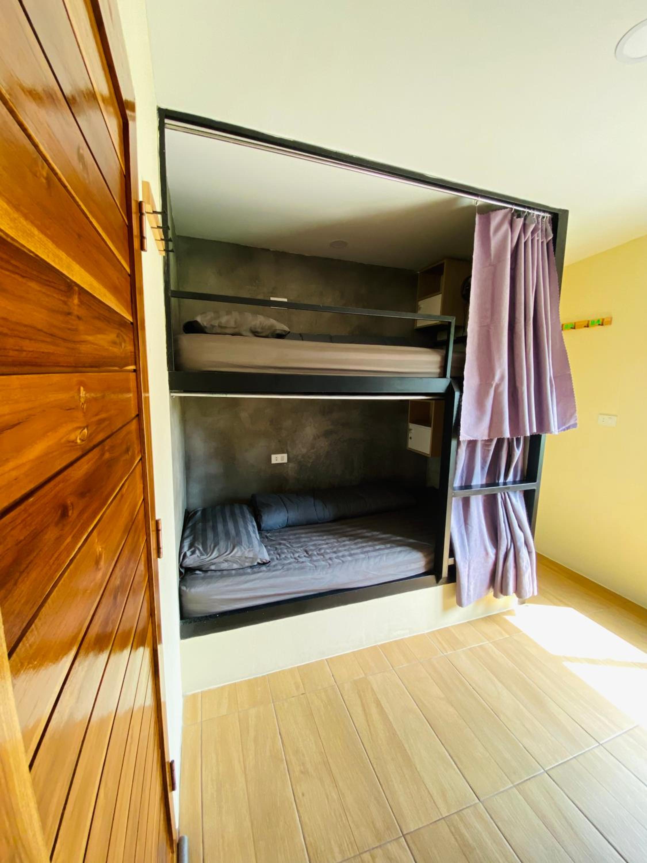 The 10 Club Hostel