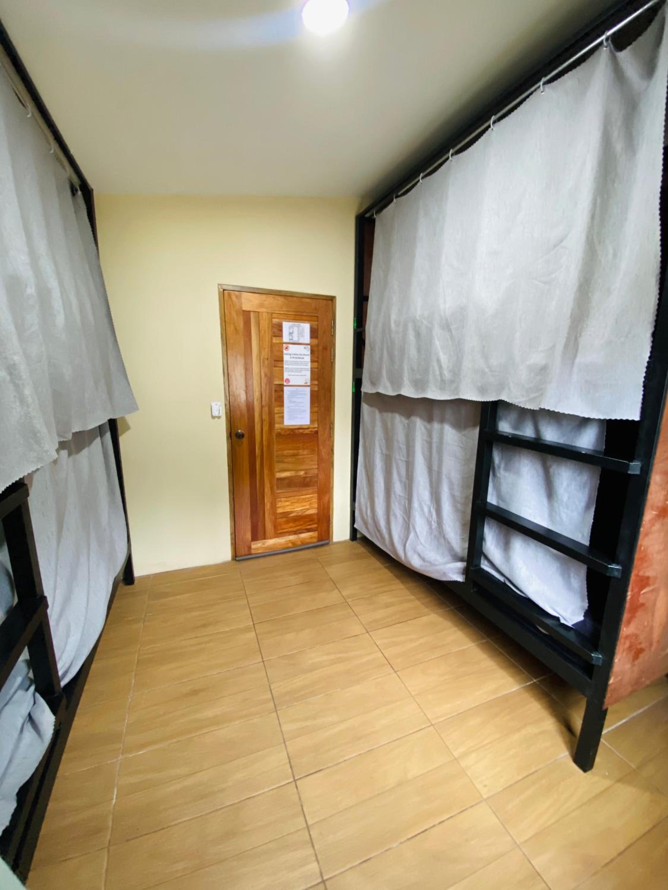 The 10 Club Hostel