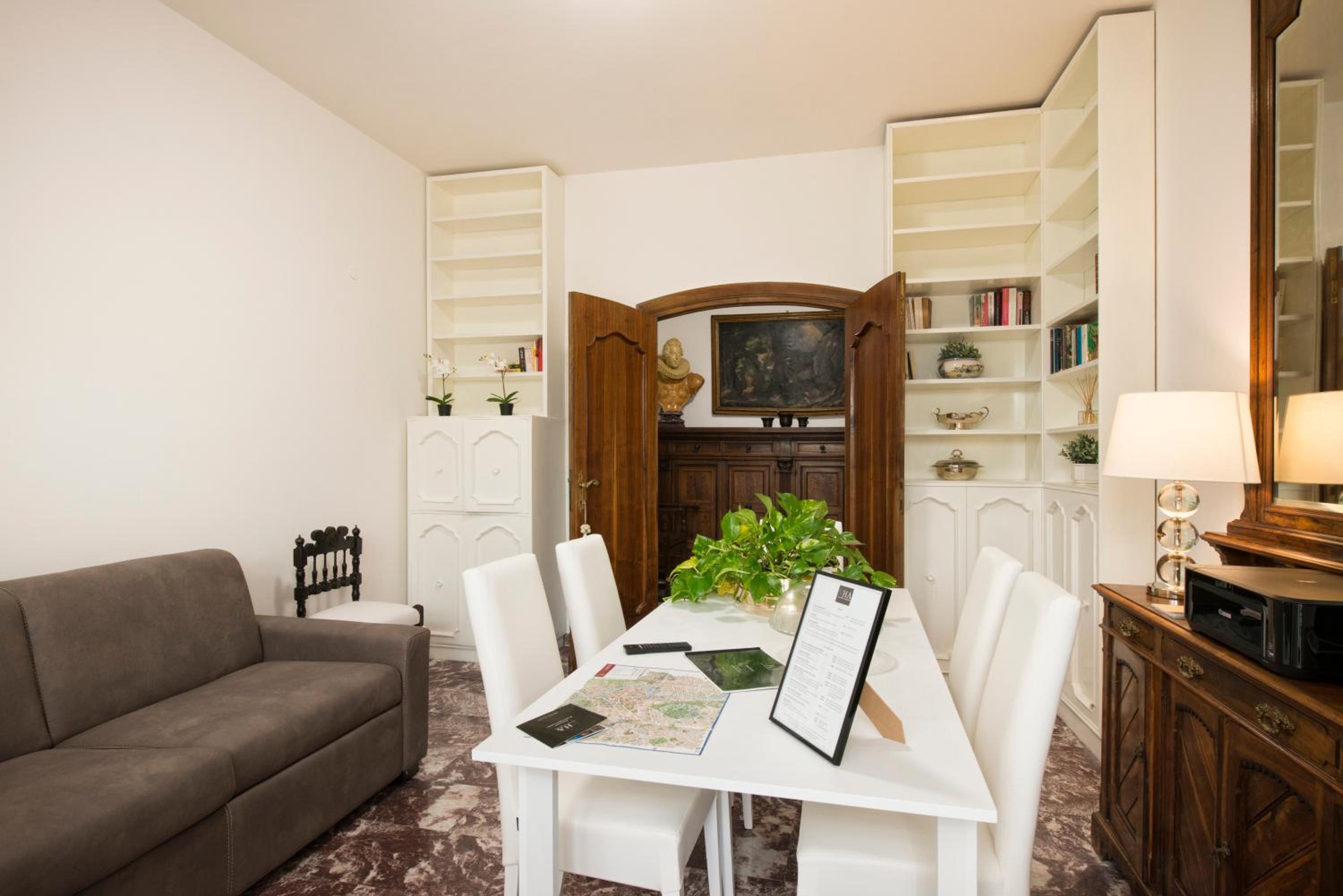Vatican Holiday Apartment 307