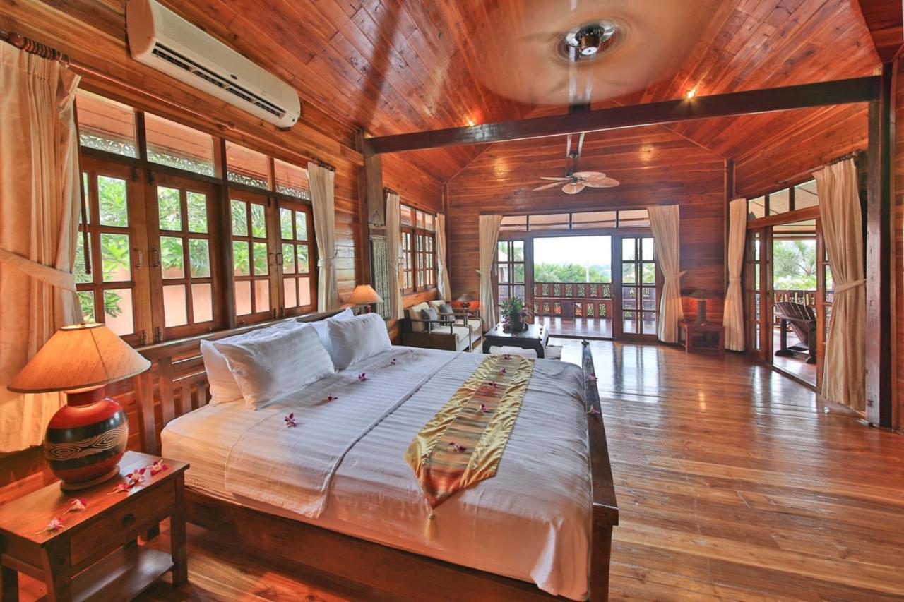 Paradise Island Estate