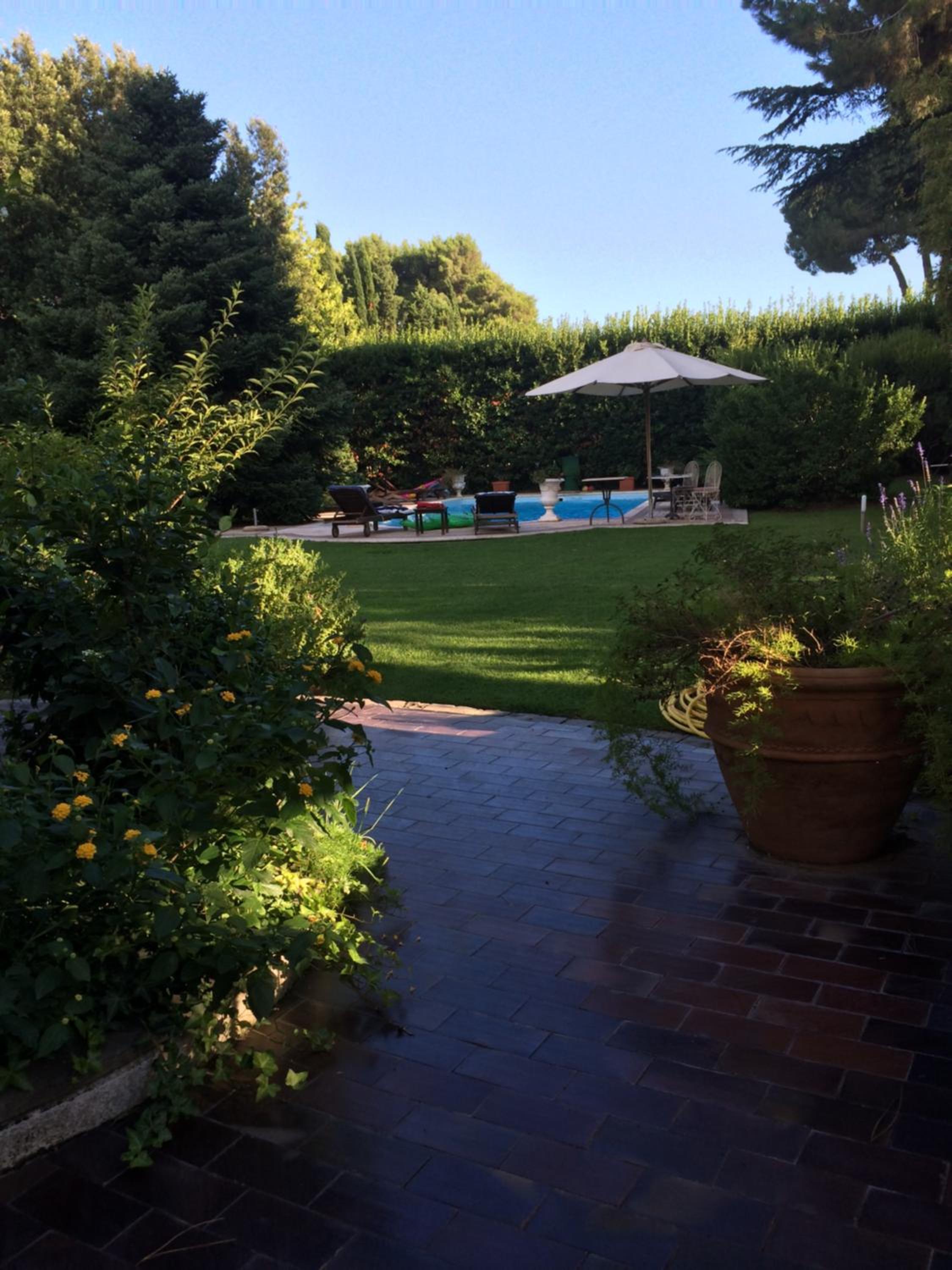 La Gaura Guest House