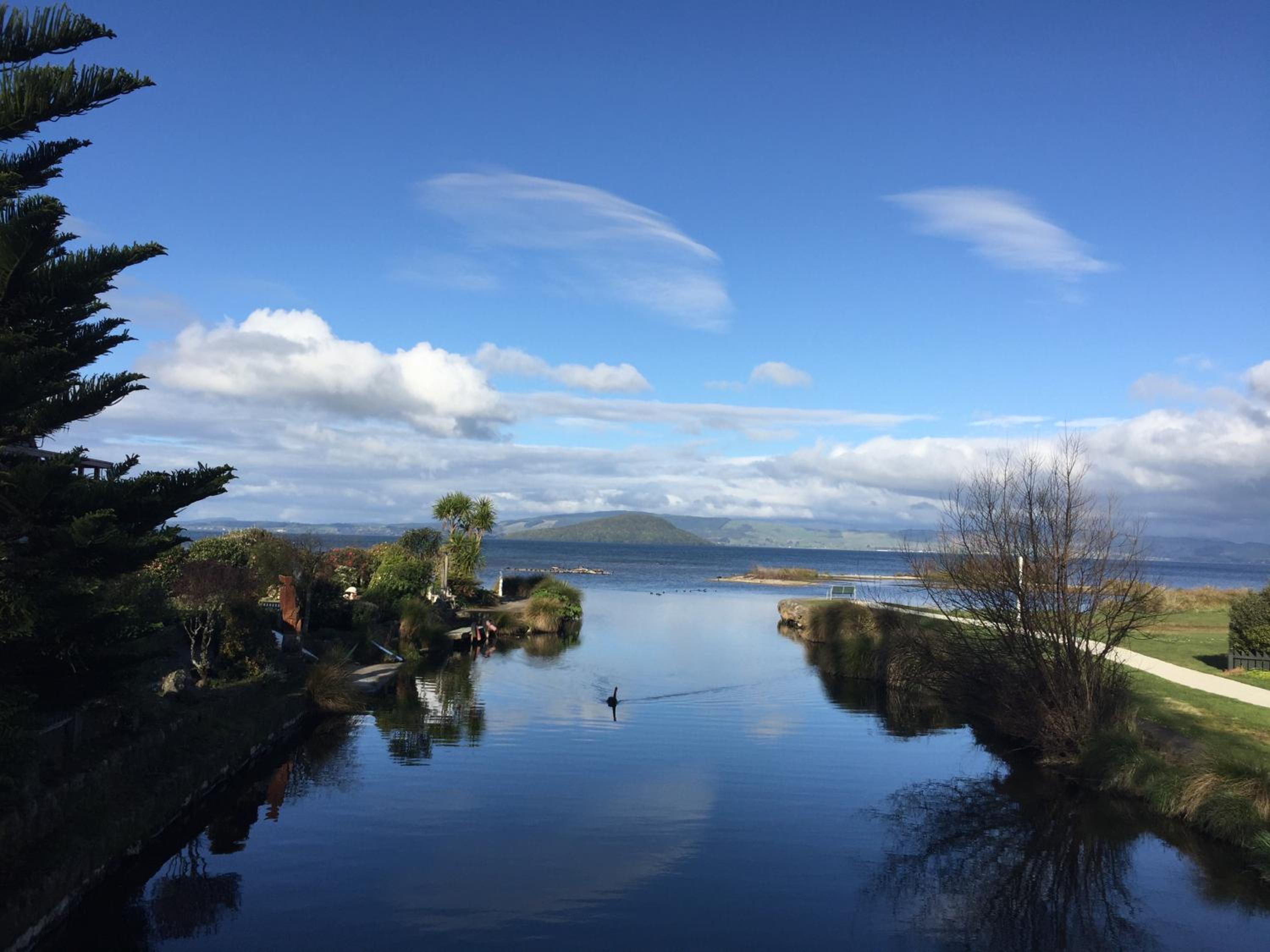 Jack & Di's Waiteti Lakefront Motel