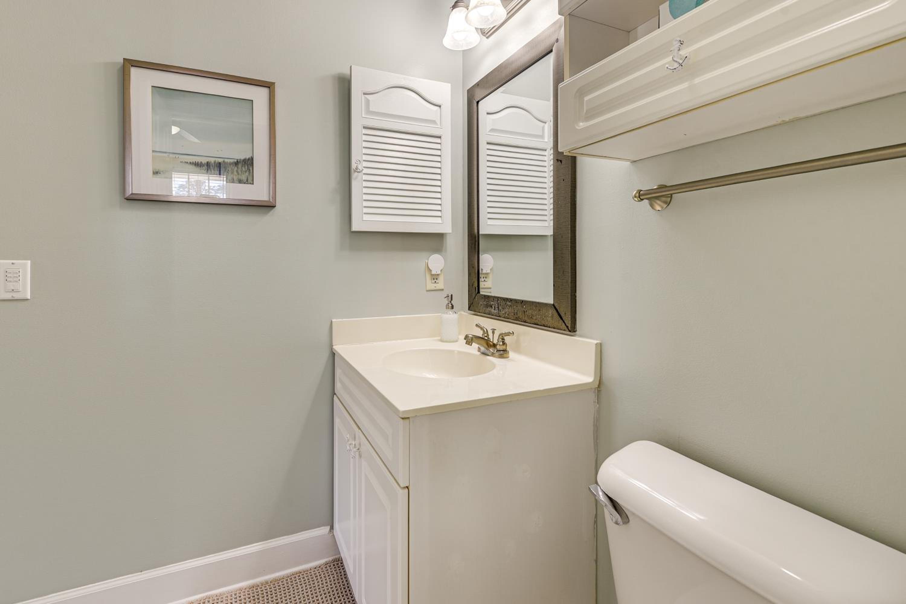 Golf, Gamble and Fish! Condo with Pool in Little River