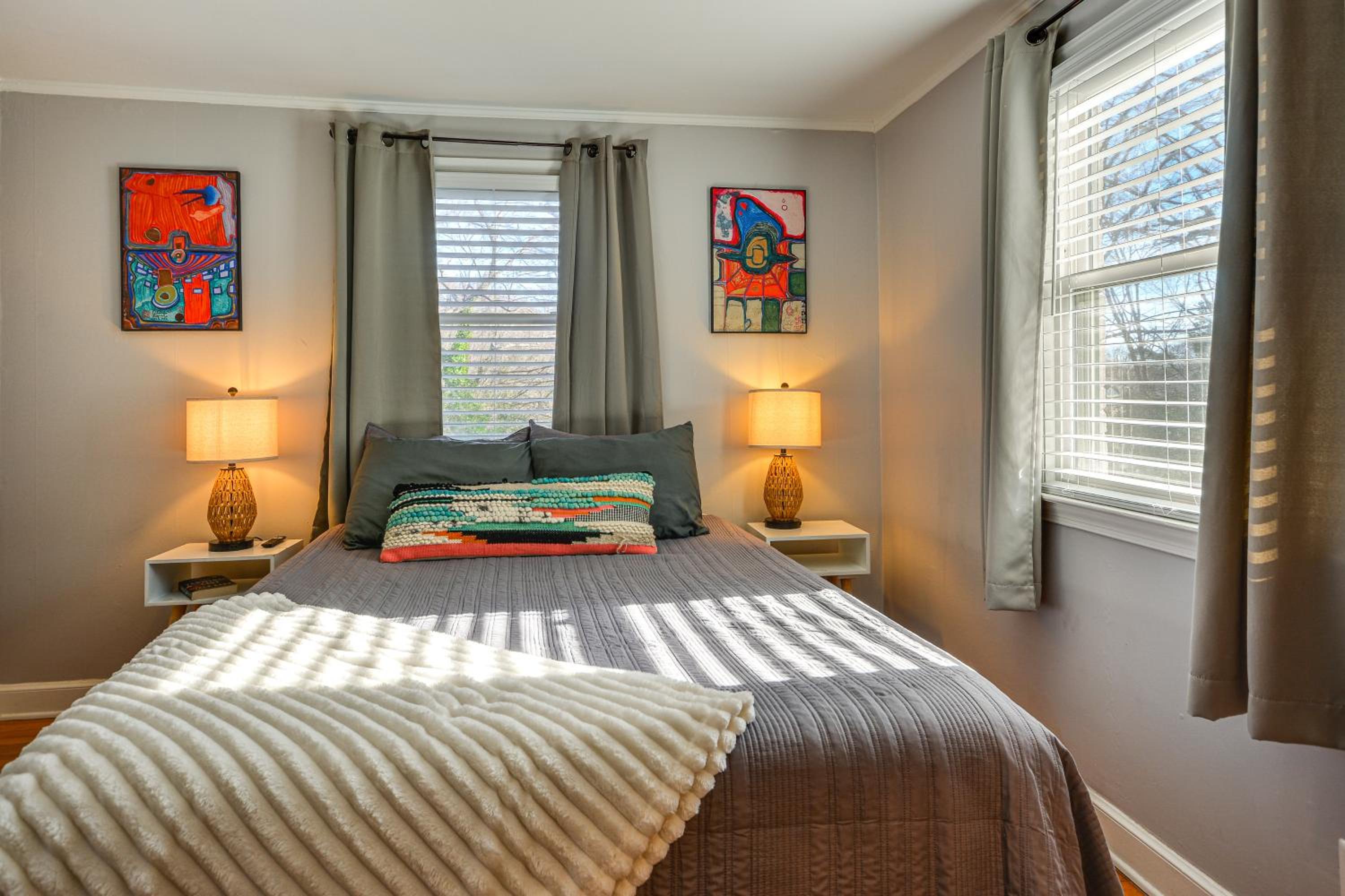 Vibrant Home 2 Mi to Dtwn and Wake Forest University