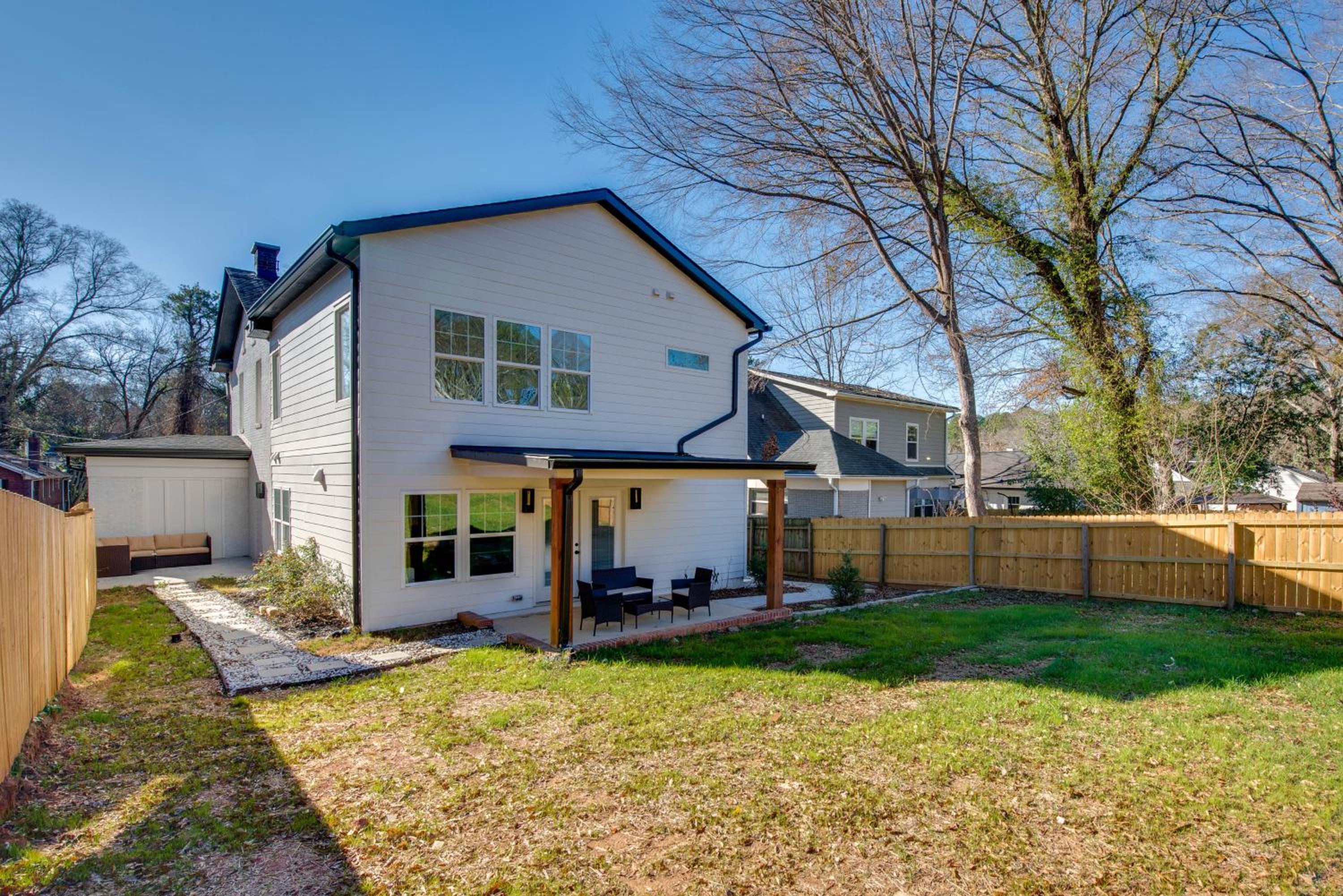 Fully Updated! 3,000-Sq-Ft ATL Home 4 Mi to Dtwn