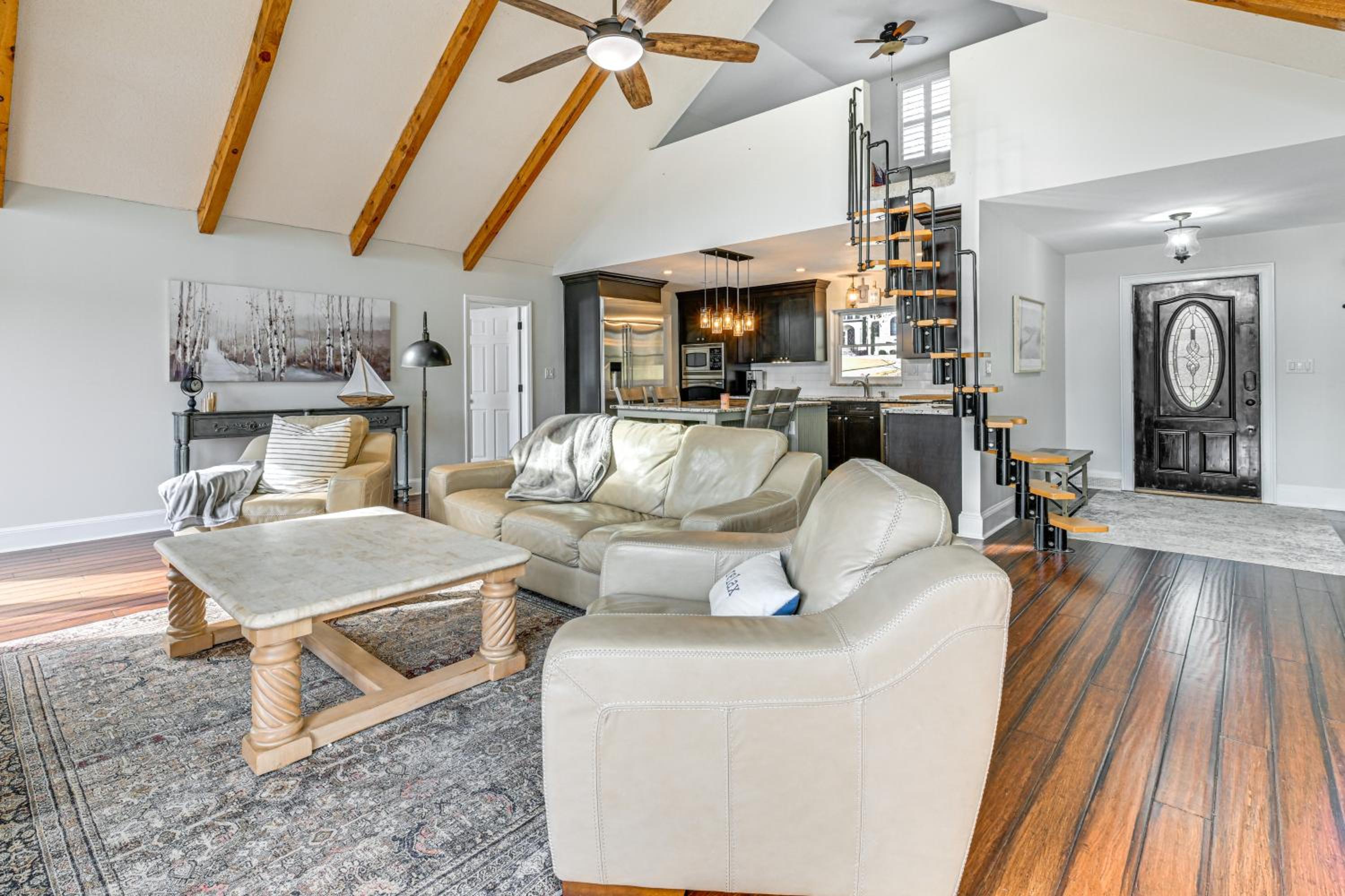 Boat Dock and Game Room Waterfront Lake Norman Gem
