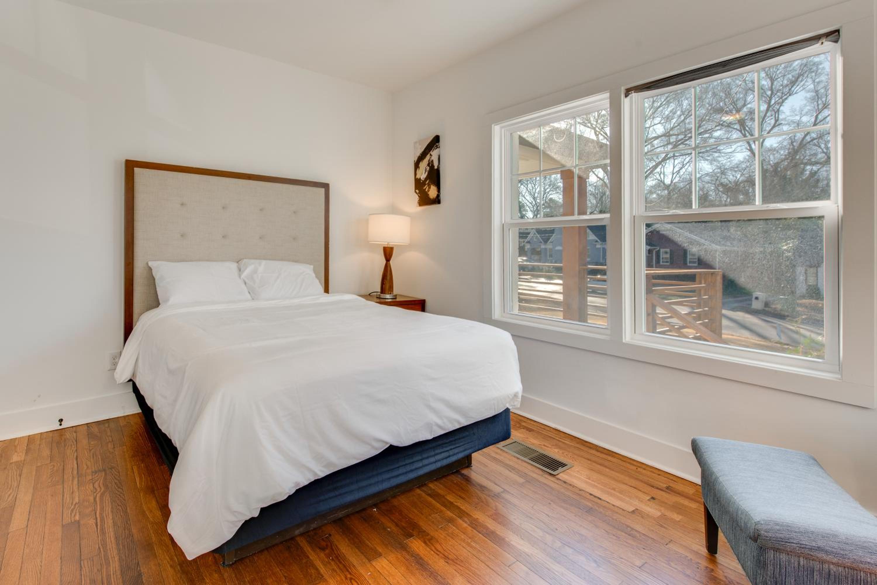Fully Updated! 3,000-Sq-Ft ATL Home 4 Mi to Dtwn