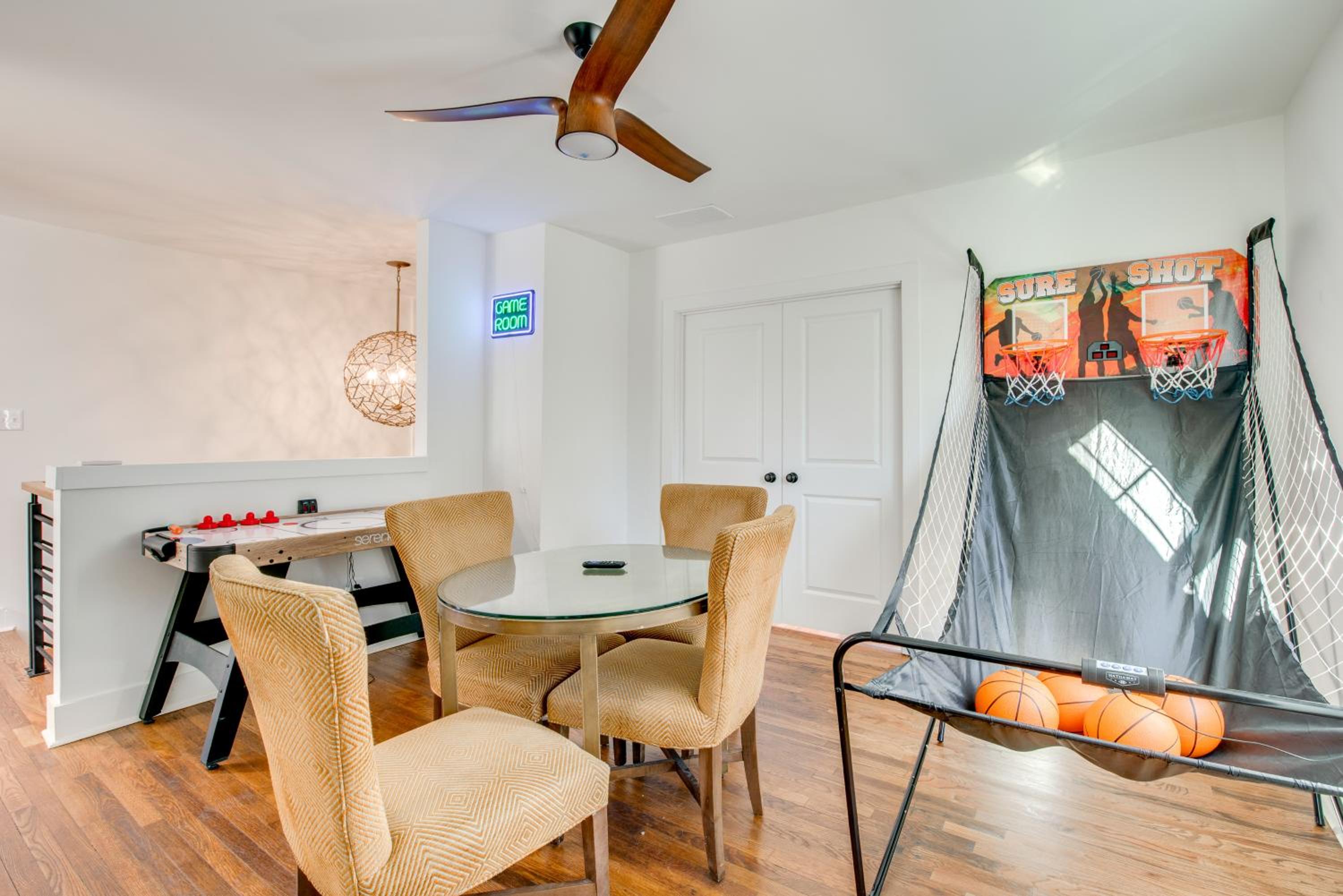 Fully Updated! 3,000-Sq-Ft ATL Home 4 Mi to Dtwn