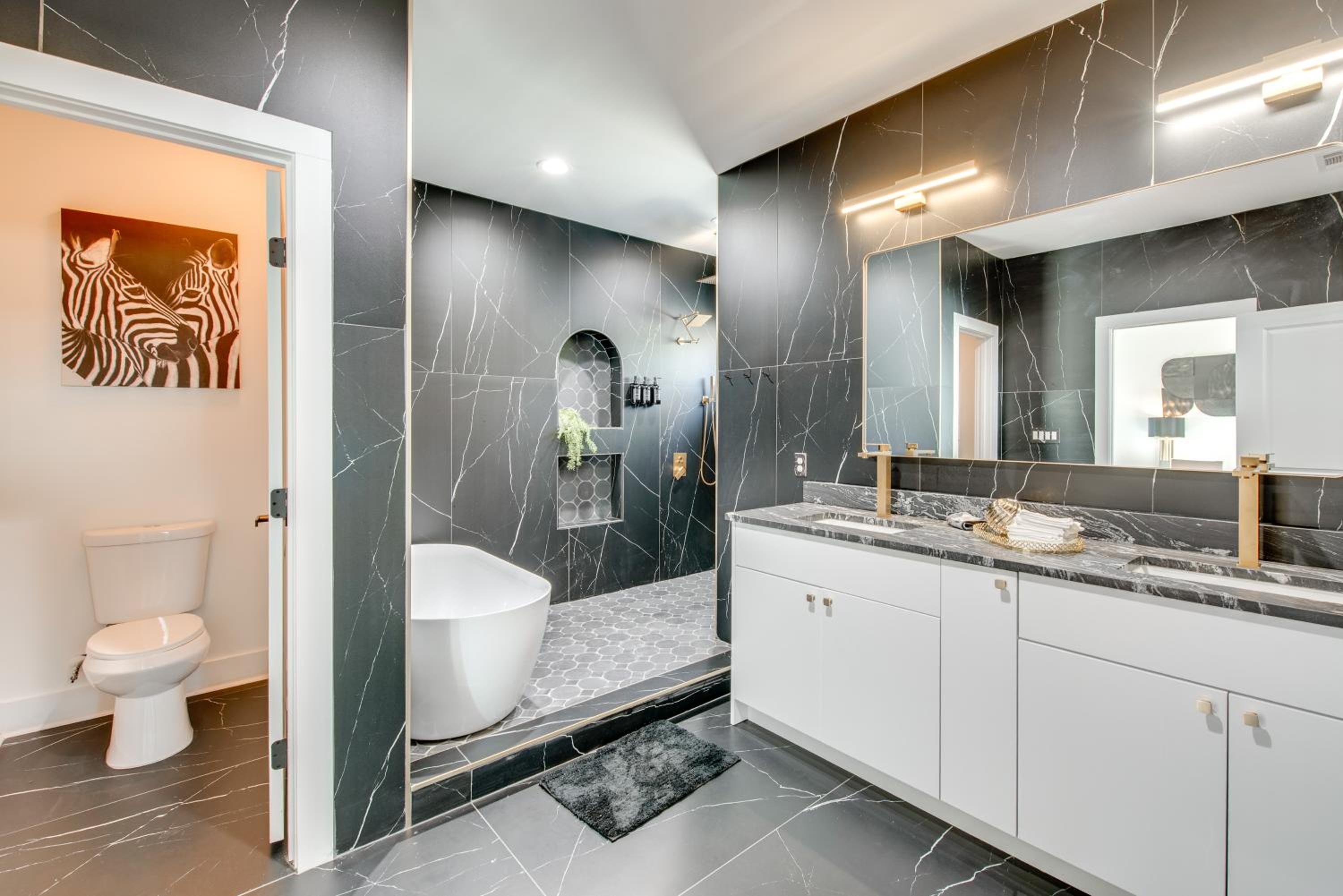 Fully Updated! 3,000-Sq-Ft ATL Home 4 Mi to Dtwn