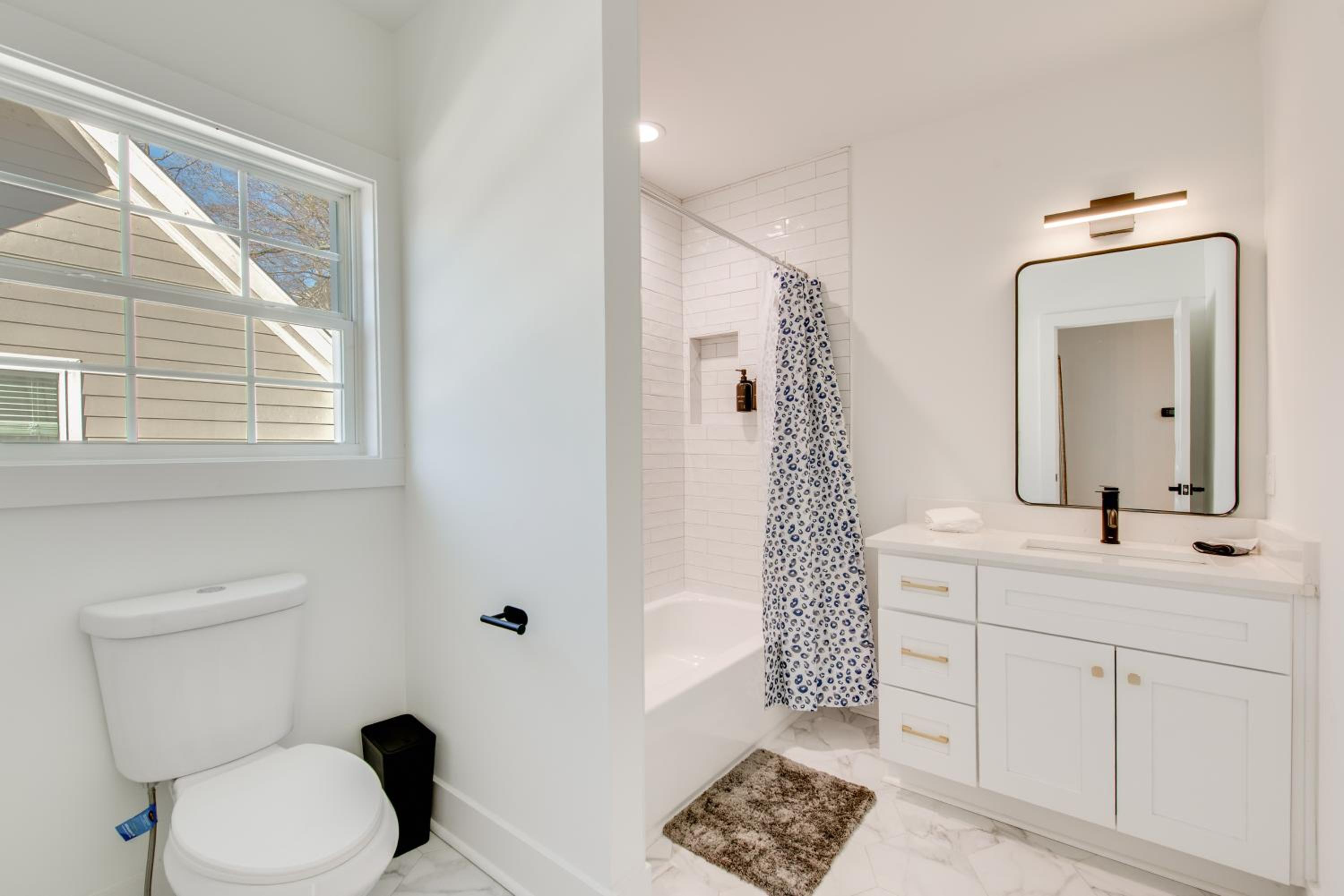 Fully Updated! 3,000-Sq-Ft ATL Home 4 Mi to Dtwn
