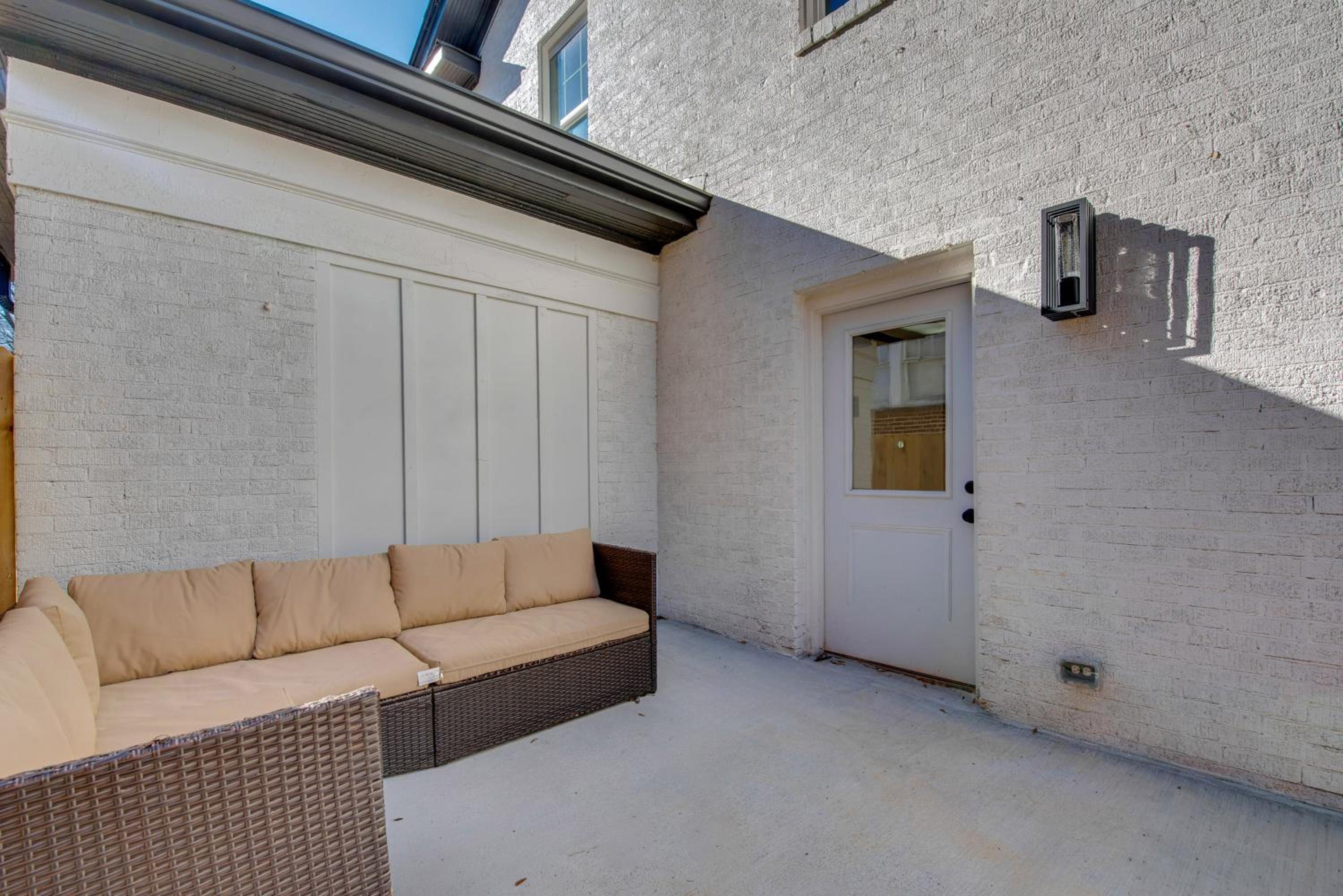 Fully Updated! 3,000-Sq-Ft ATL Home 4 Mi to Dtwn