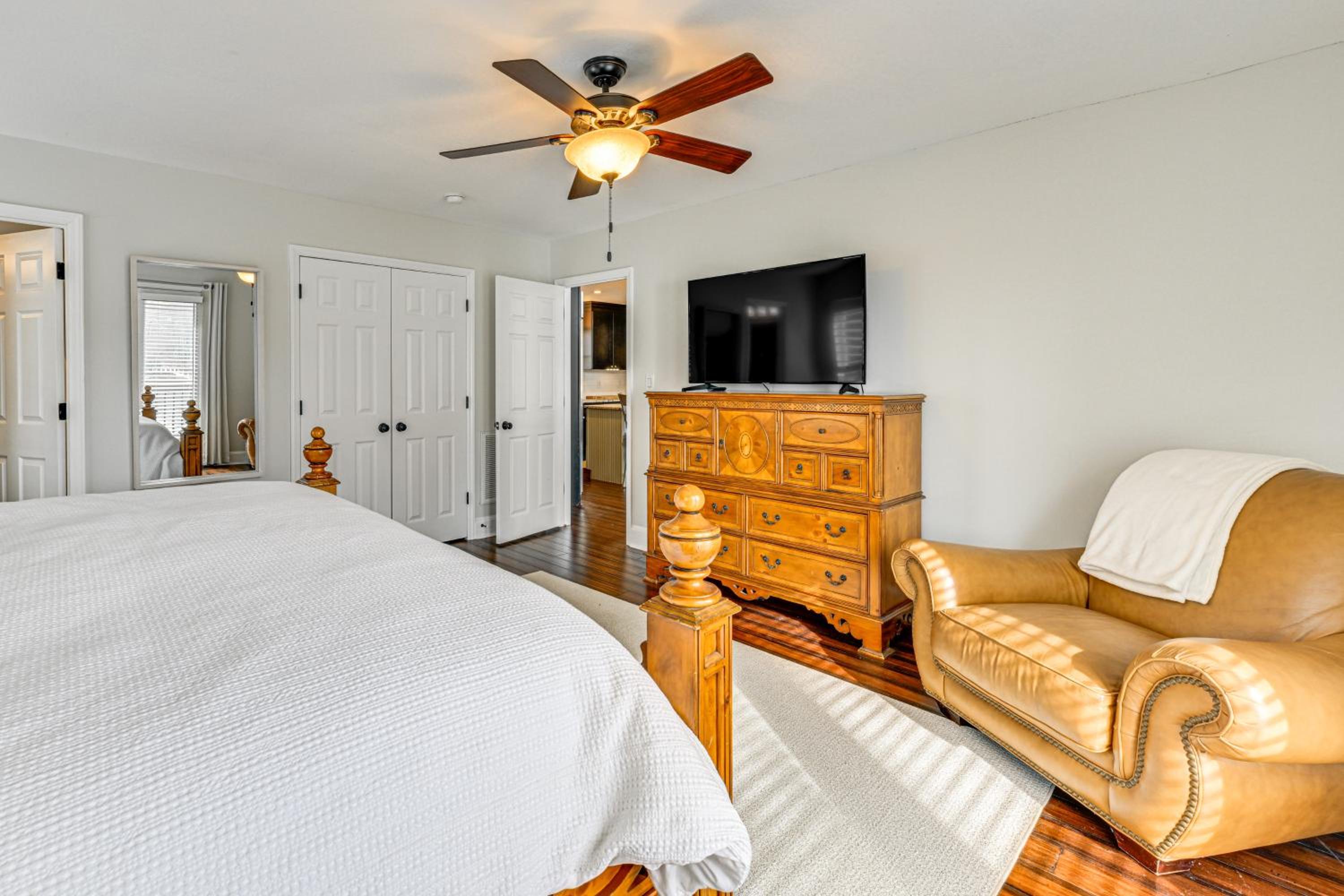 Boat Dock and Game Room Waterfront Lake Norman Gem