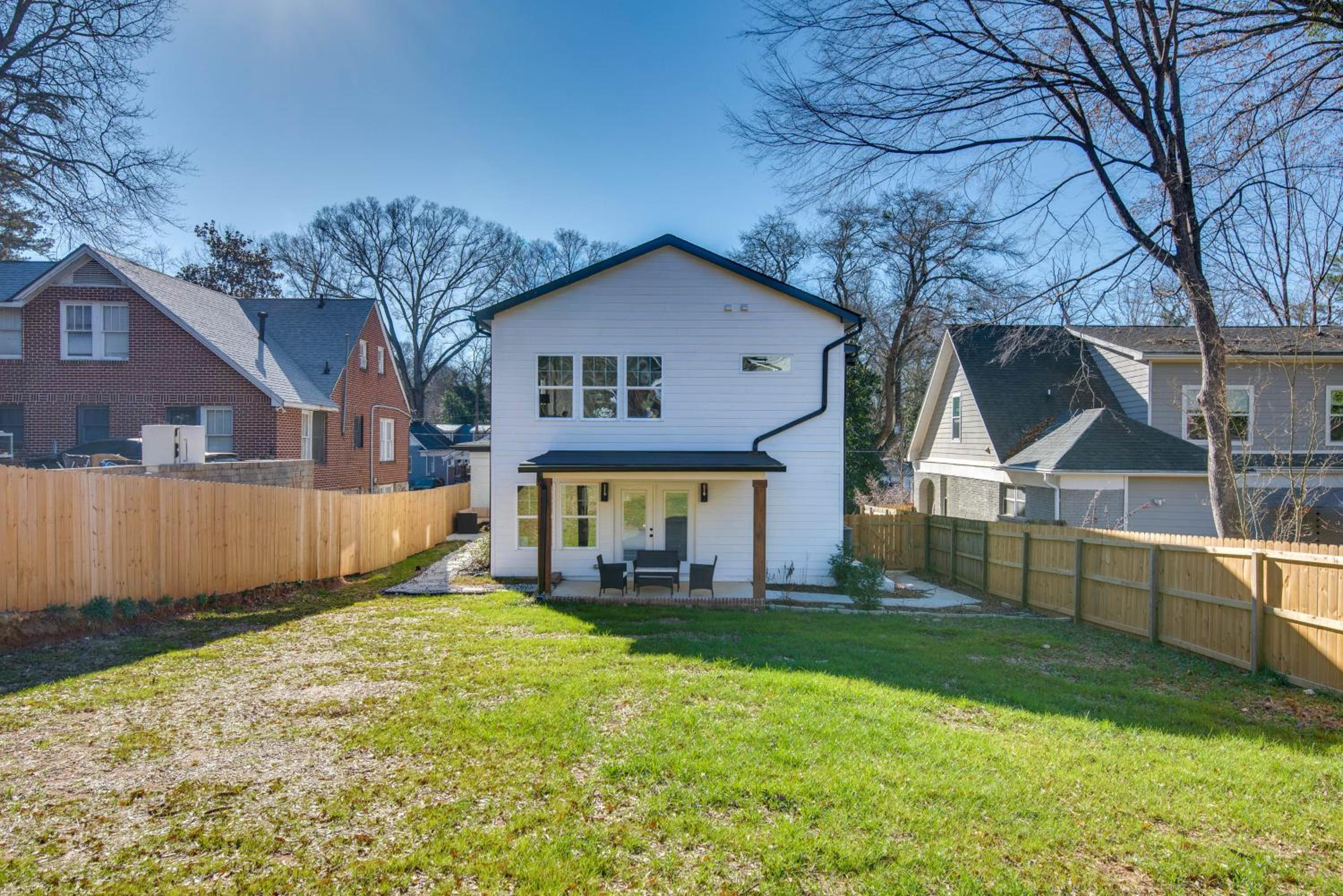 Fully Updated! 3,000-Sq-Ft ATL Home 4 Mi to Dtwn
