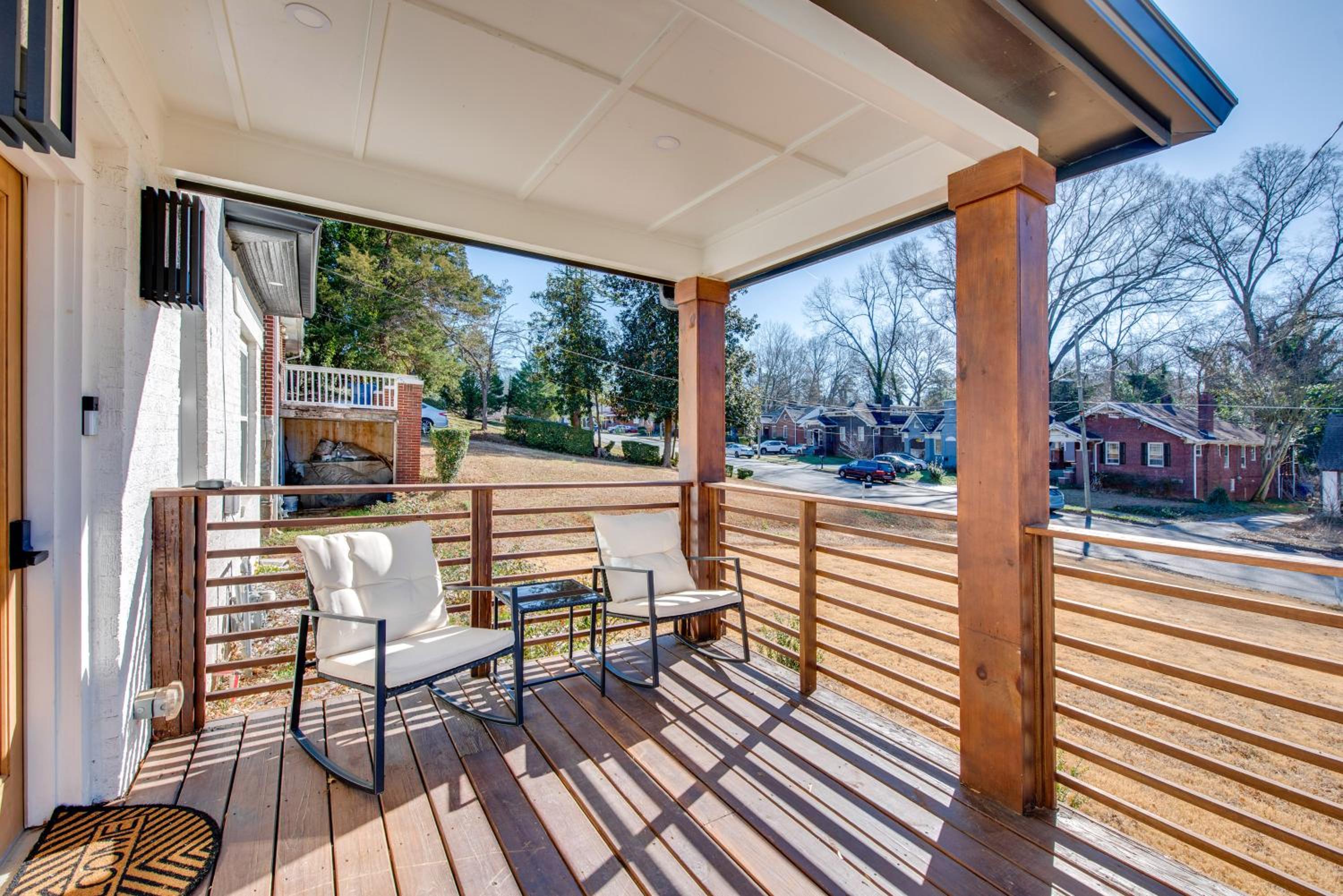 Fully Updated! 3,000-Sq-Ft ATL Home 4 Mi to Dtwn