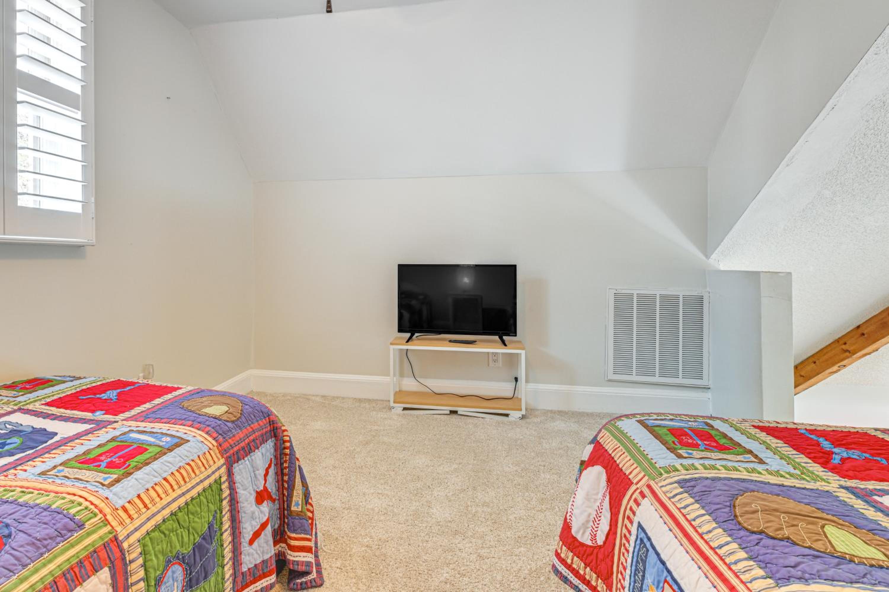Boat Dock and Game Room Waterfront Lake Norman Gem