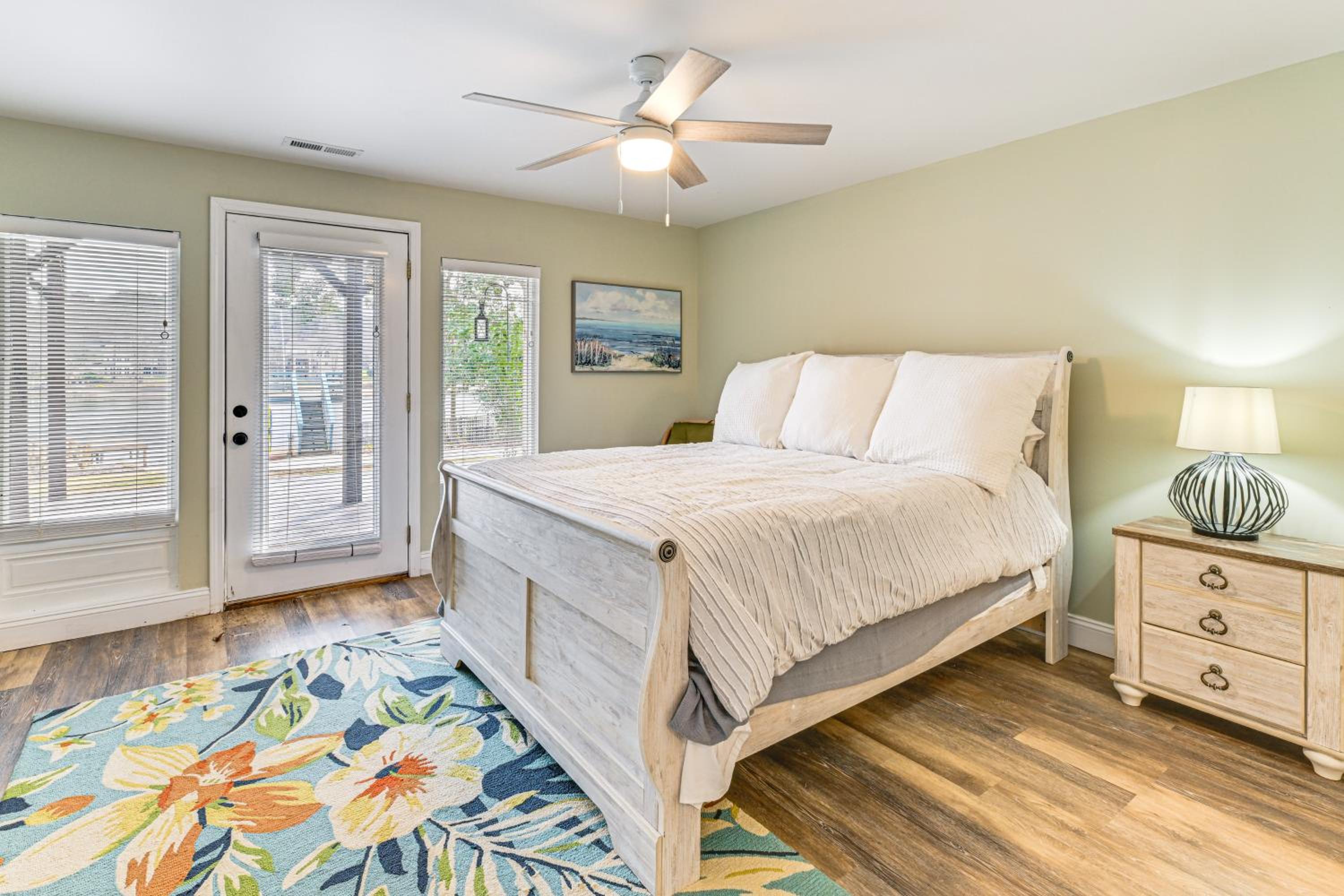 Boat Dock and Game Room Waterfront Lake Norman Gem