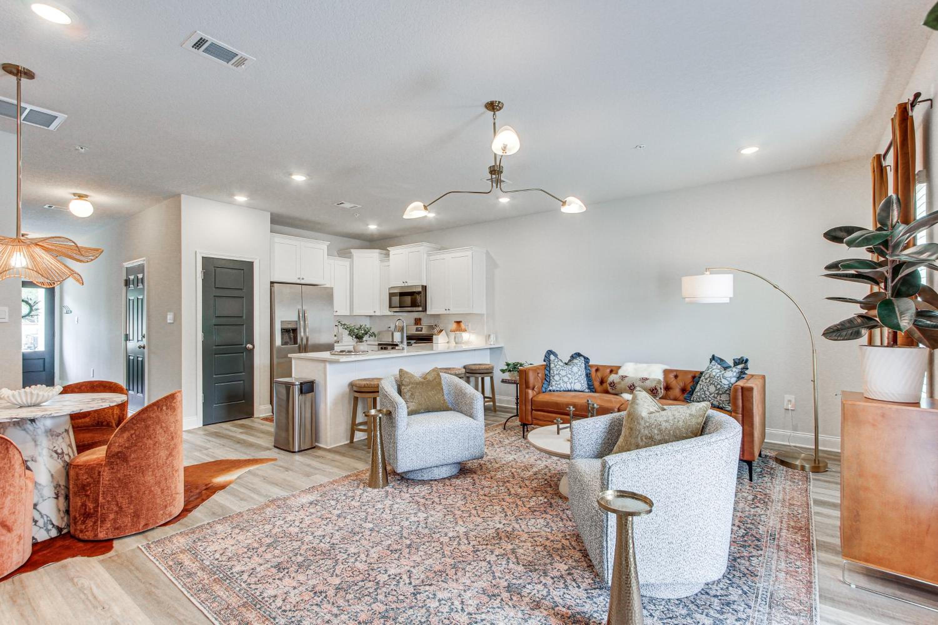 Walk to Biloxi Beach Fun! Chic and Updated Townhome