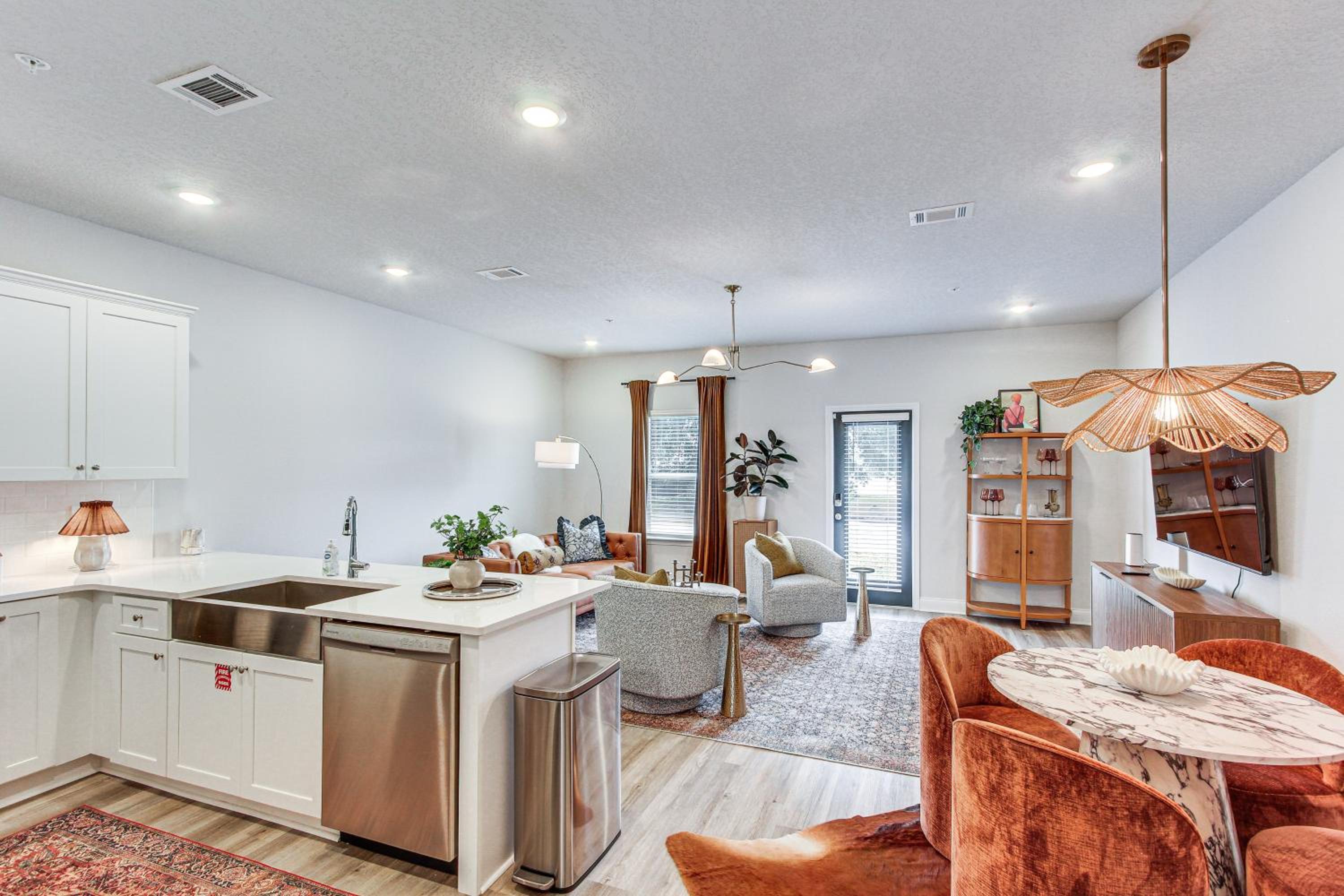 Walk to Biloxi Beach Fun! Chic and Updated Townhome