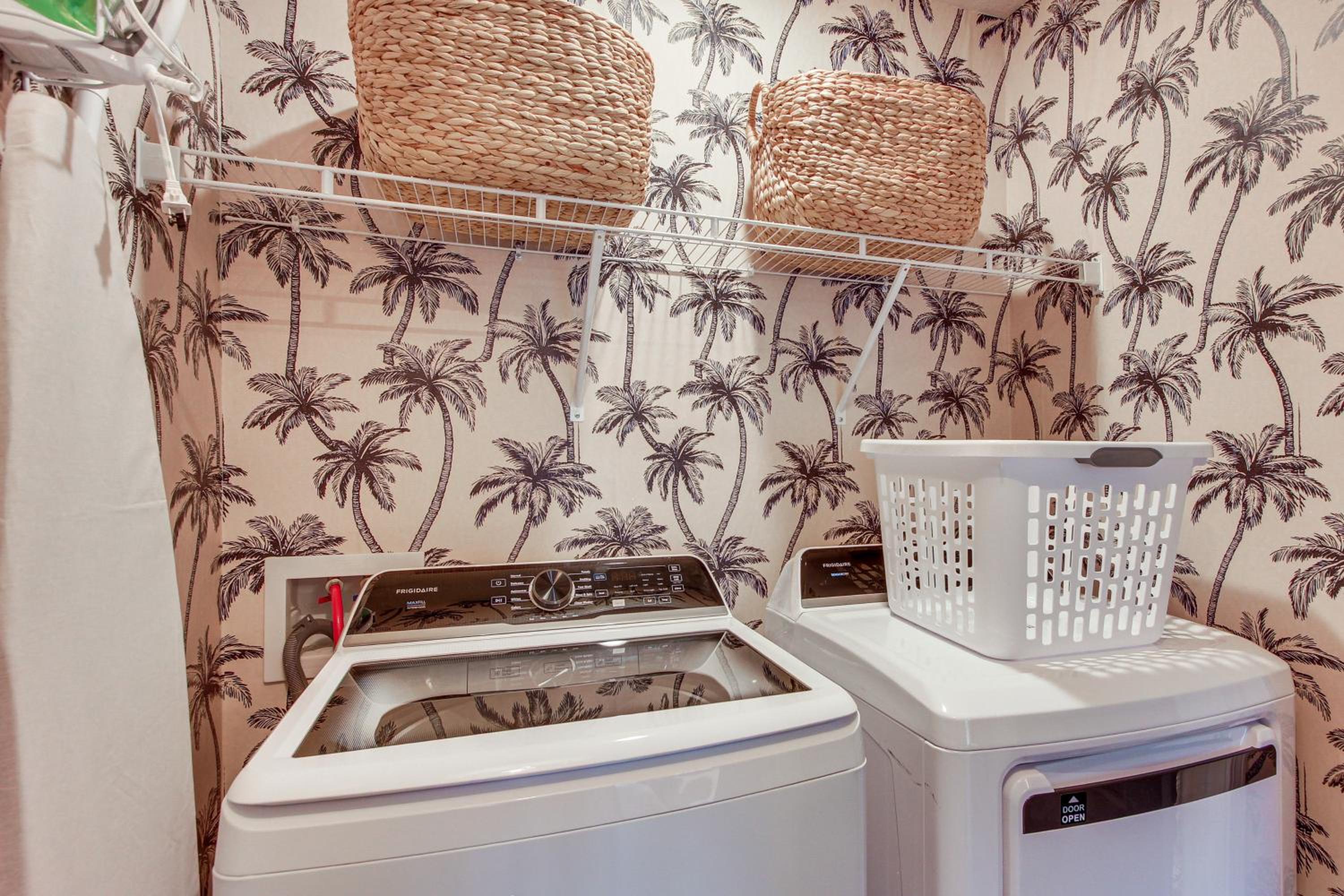 Walk to Biloxi Beach Fun! Chic and Updated Townhome