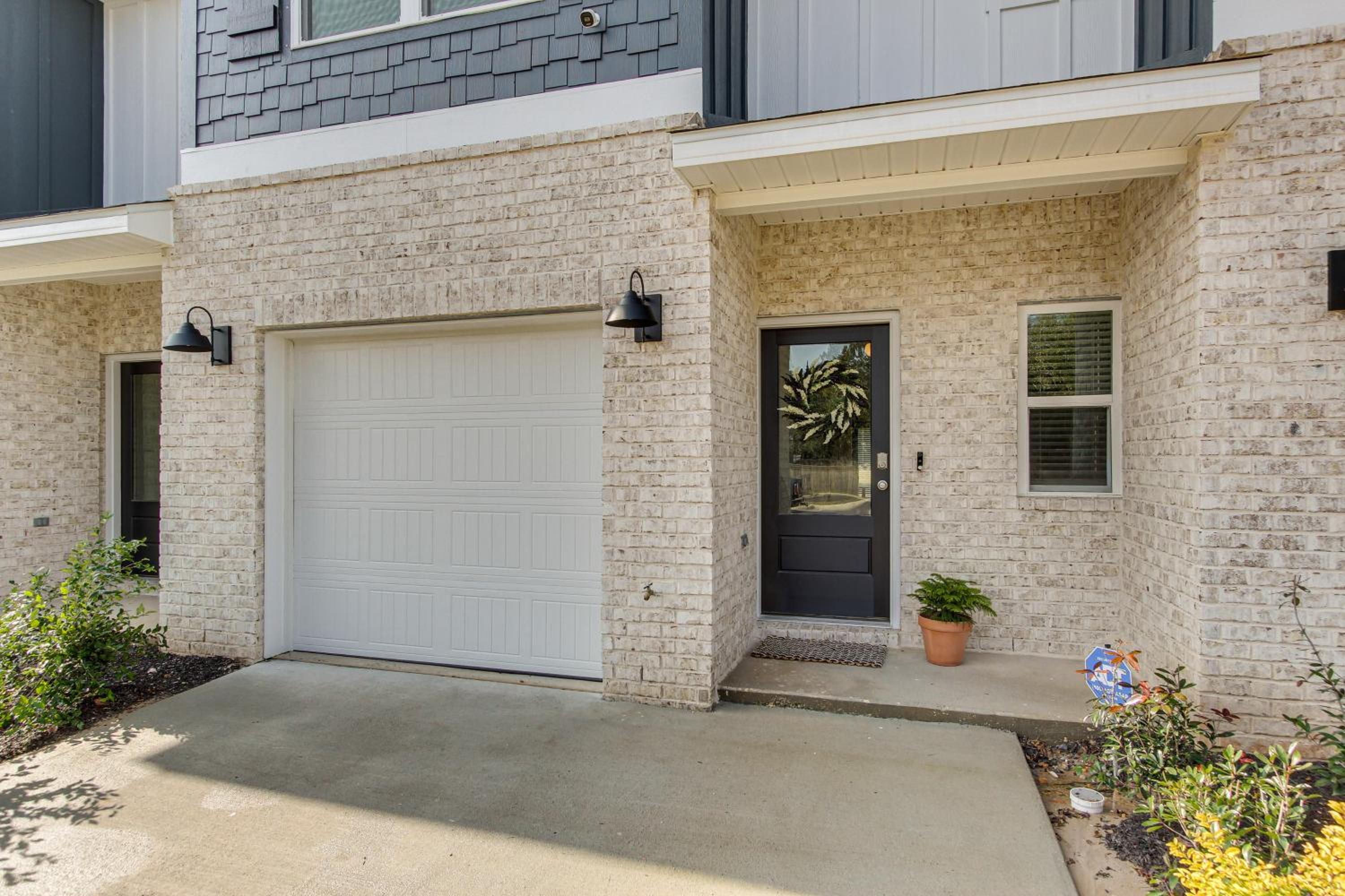 Walk to Biloxi Beach Fun! Chic and Updated Townhome
