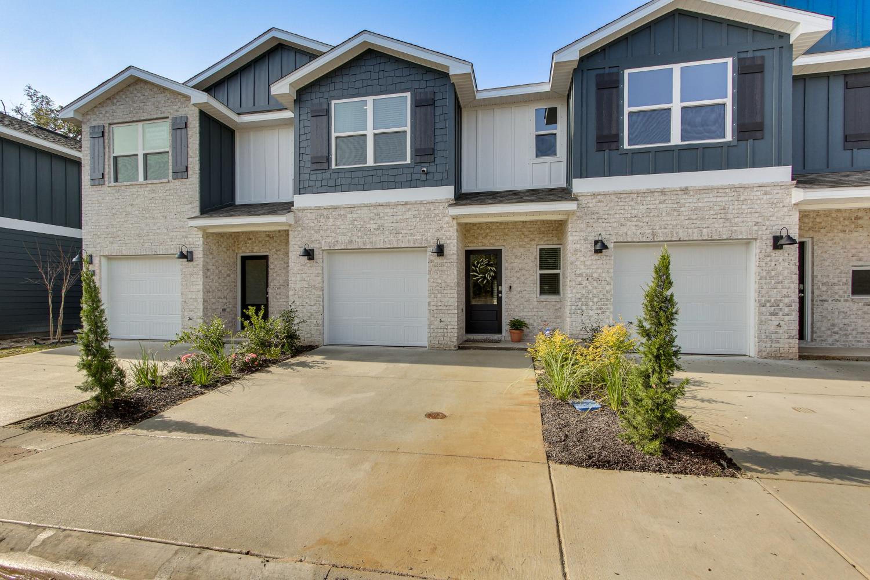 Walk to Biloxi Beach Fun! Chic and Updated Townhome
