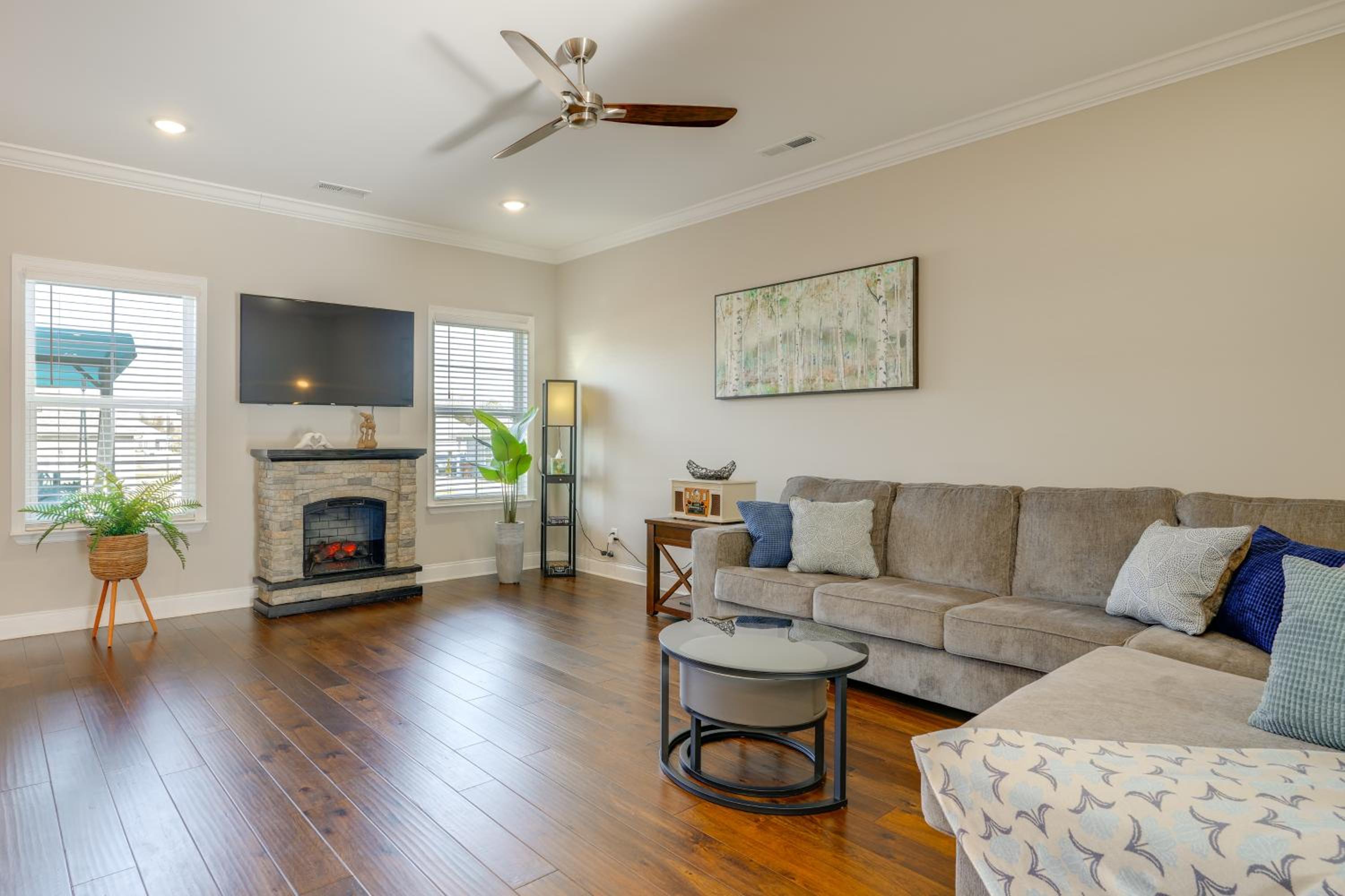 4 Mi to Lee University Peaceful Townhome with Patio