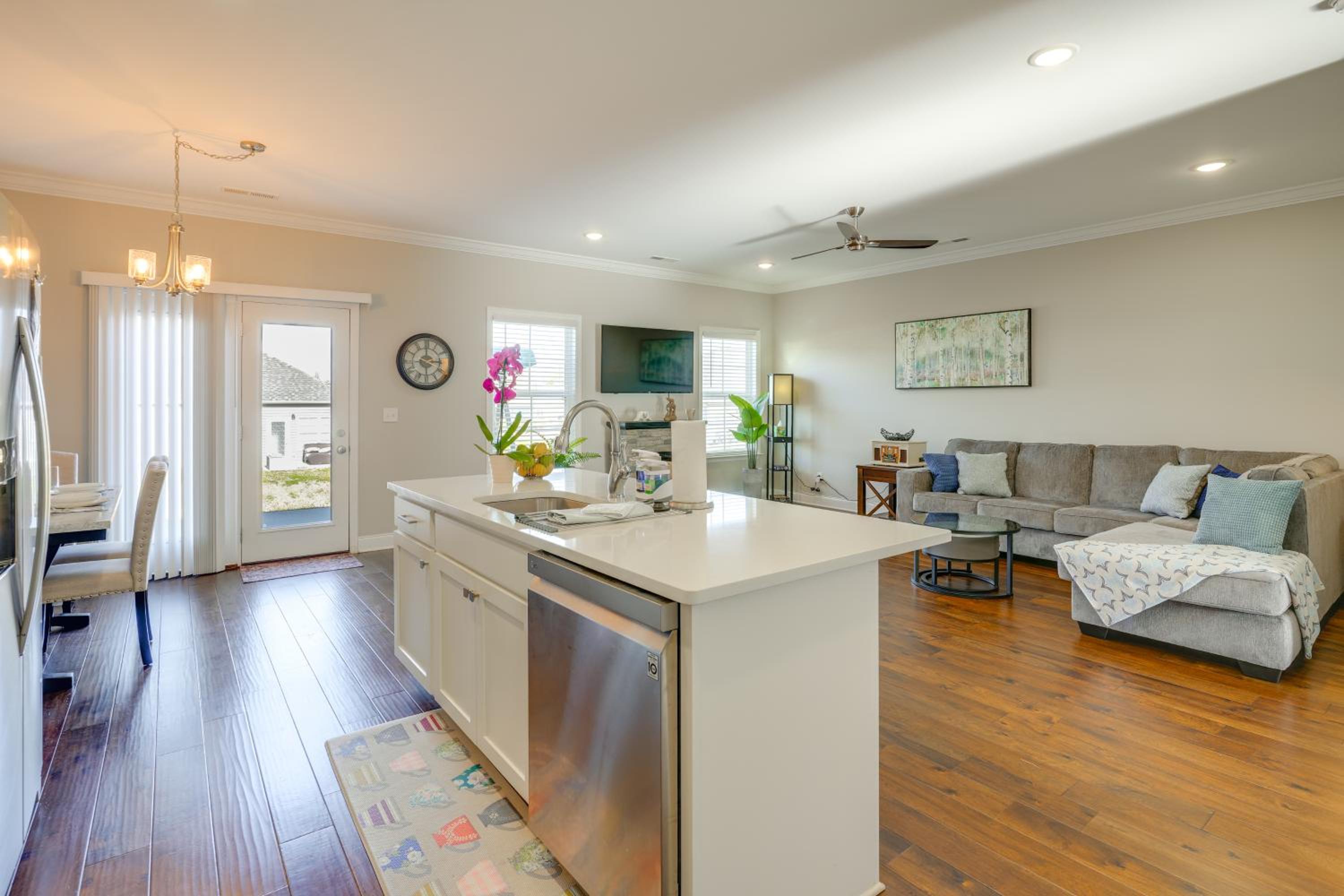 4 Mi to Lee University Peaceful Townhome with Patio