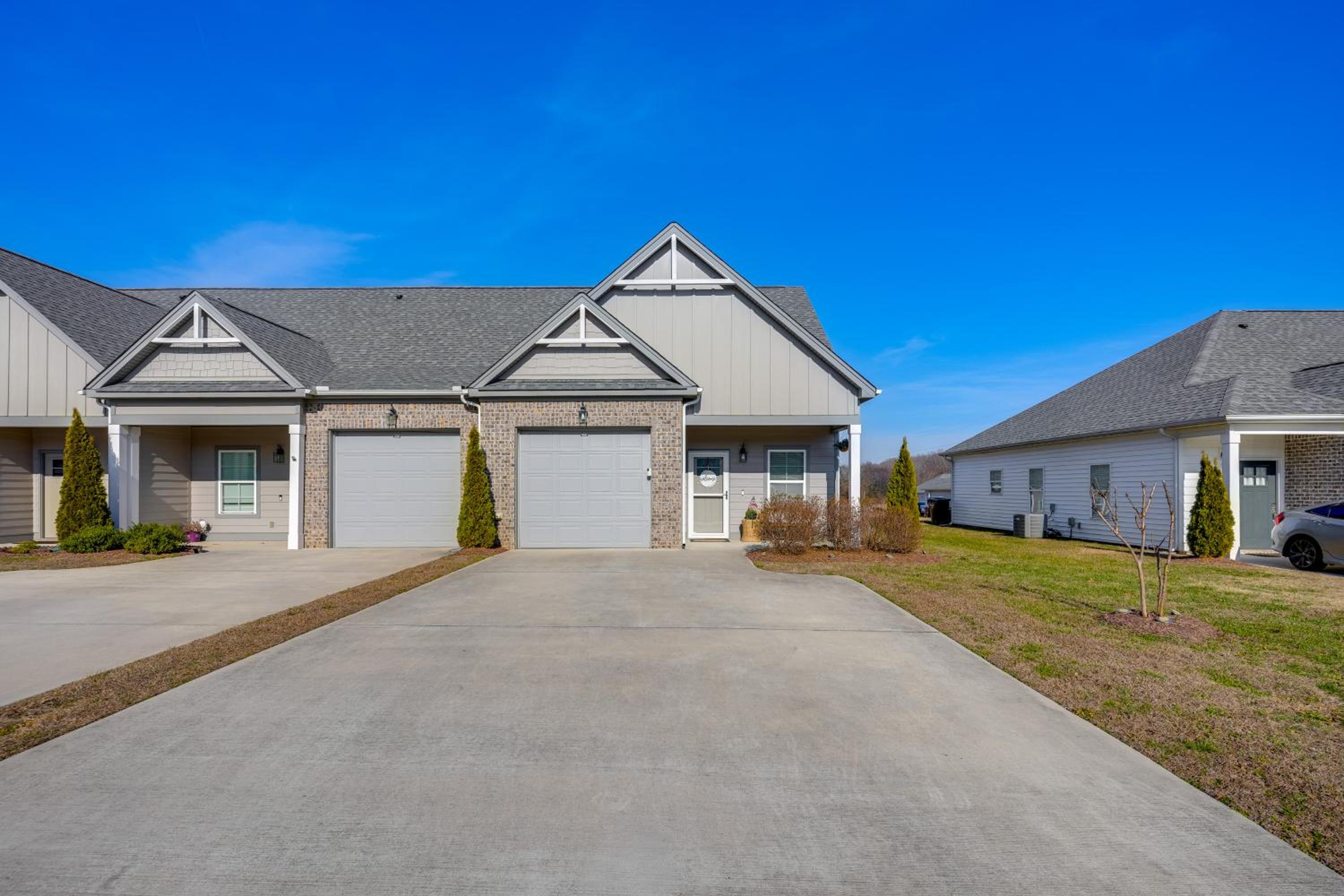 4 Mi to Lee University Peaceful Townhome with Patio