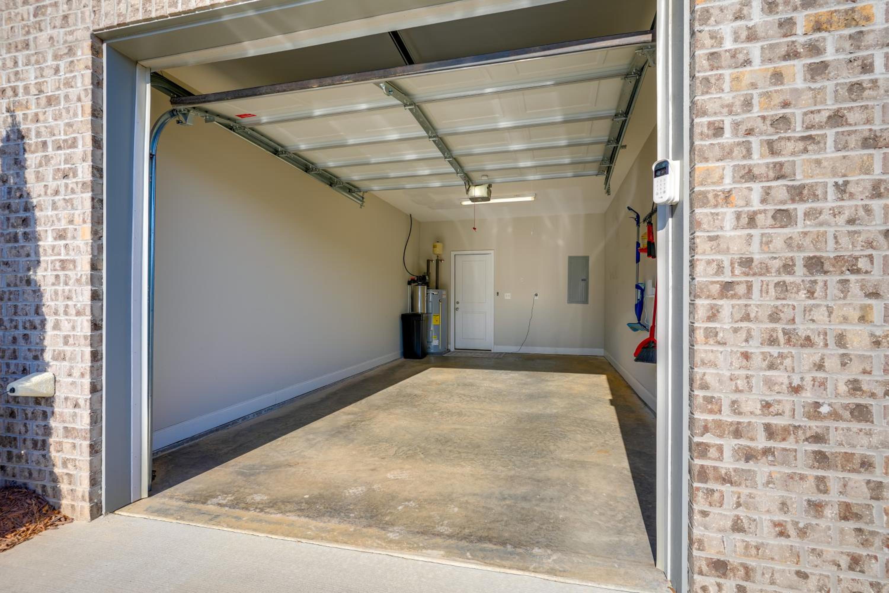 4 Mi to Lee University Peaceful Townhome with Patio