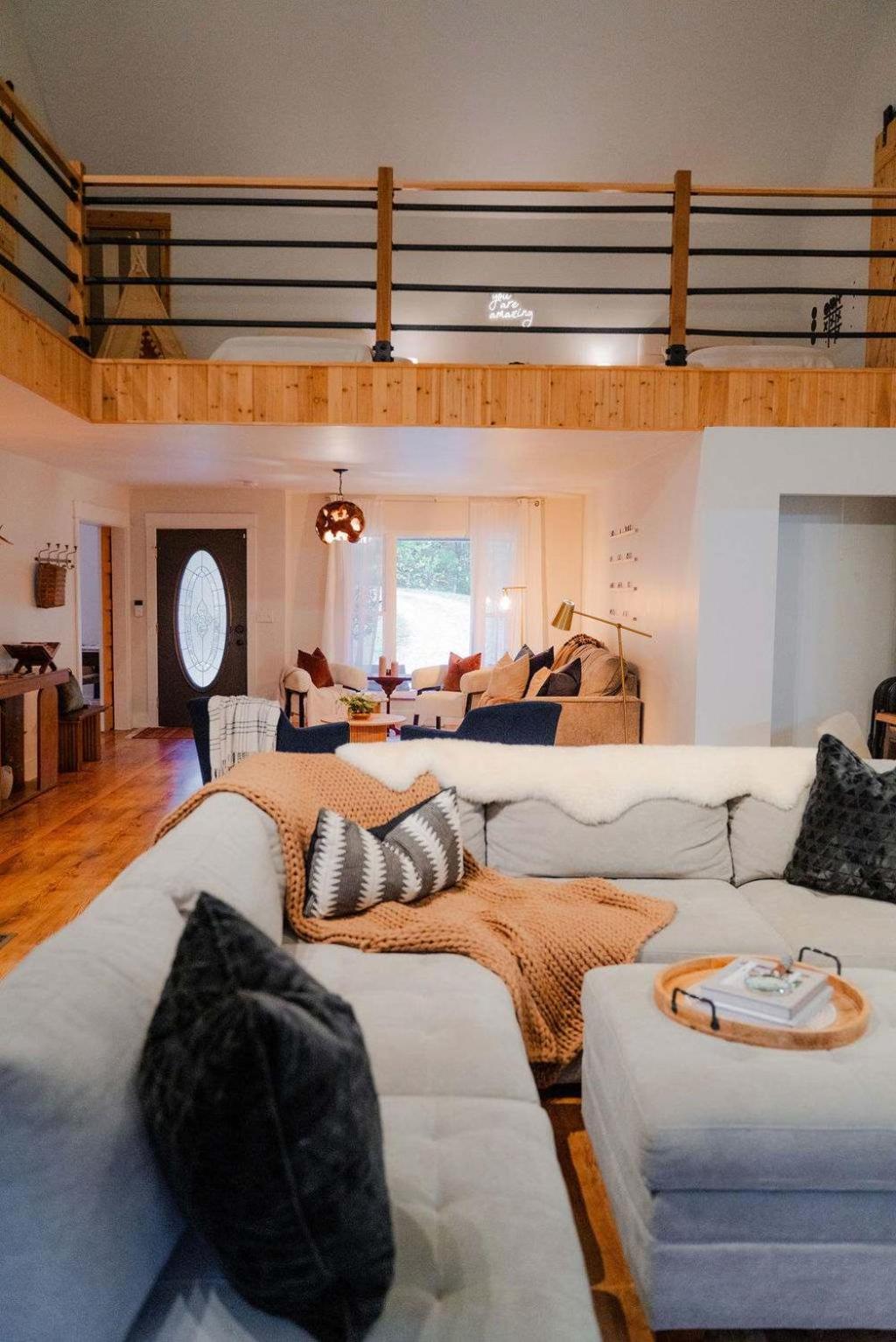 The 312 House| A Boho Retreat| Hocking Hills