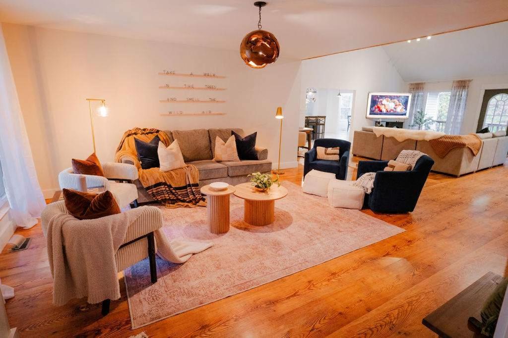 The 312 House| A Boho Retreat| Hocking Hills