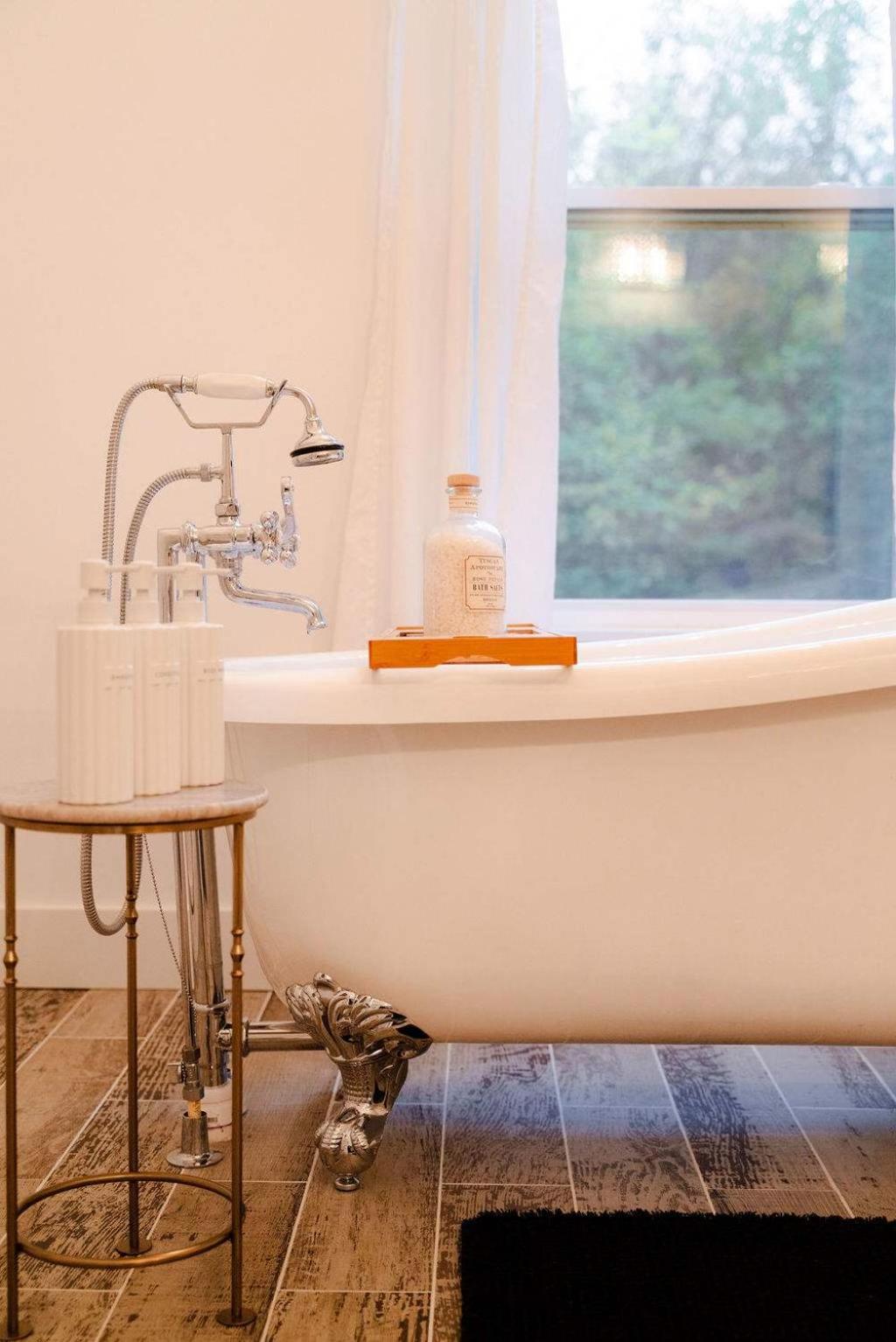 The 312 House| A Boho Retreat| Hocking Hills