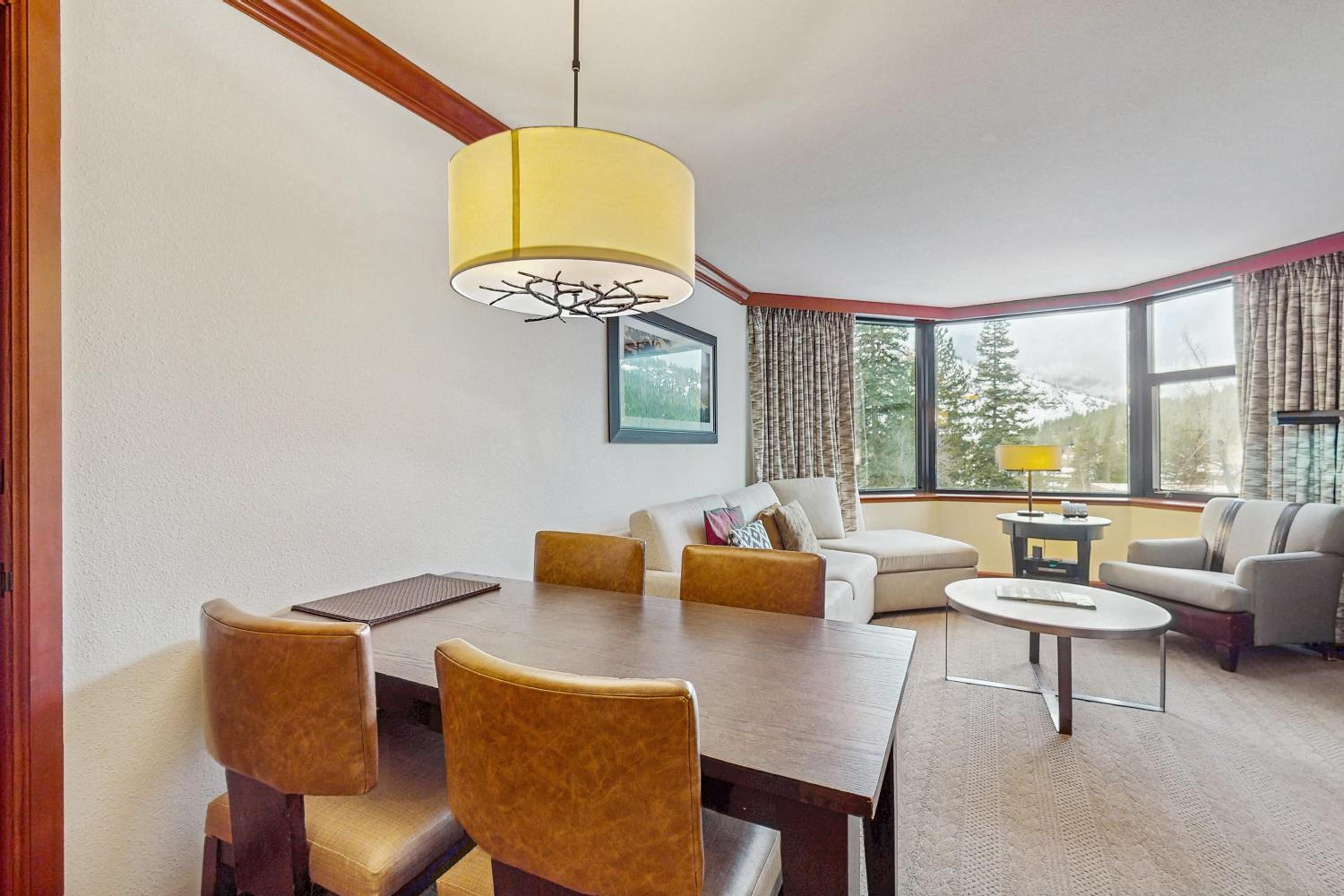 Luxe North Lake Tahoe Getaway in Everline Resort!