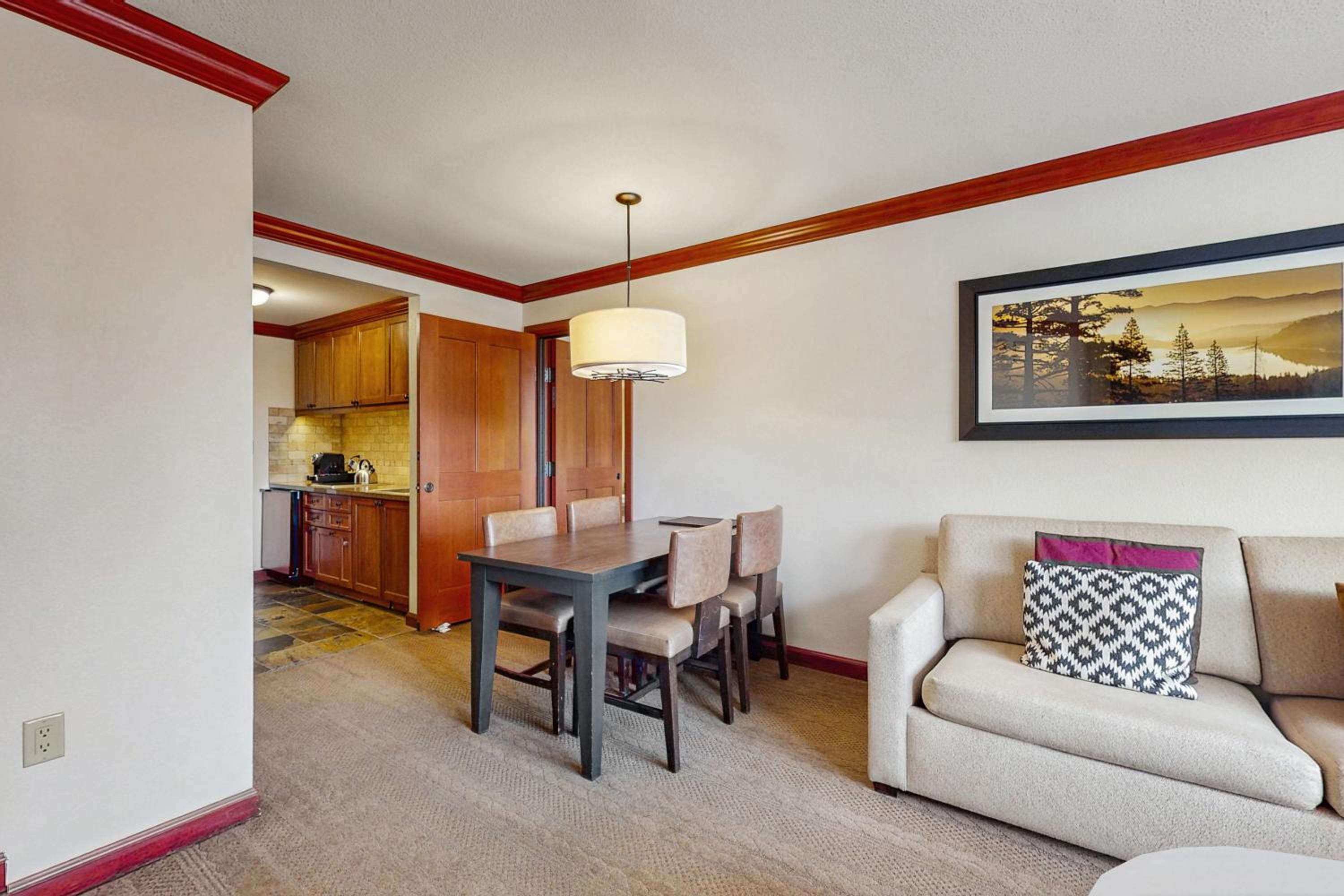 Luxe North Lake Tahoe Getaway in Everline Resort!