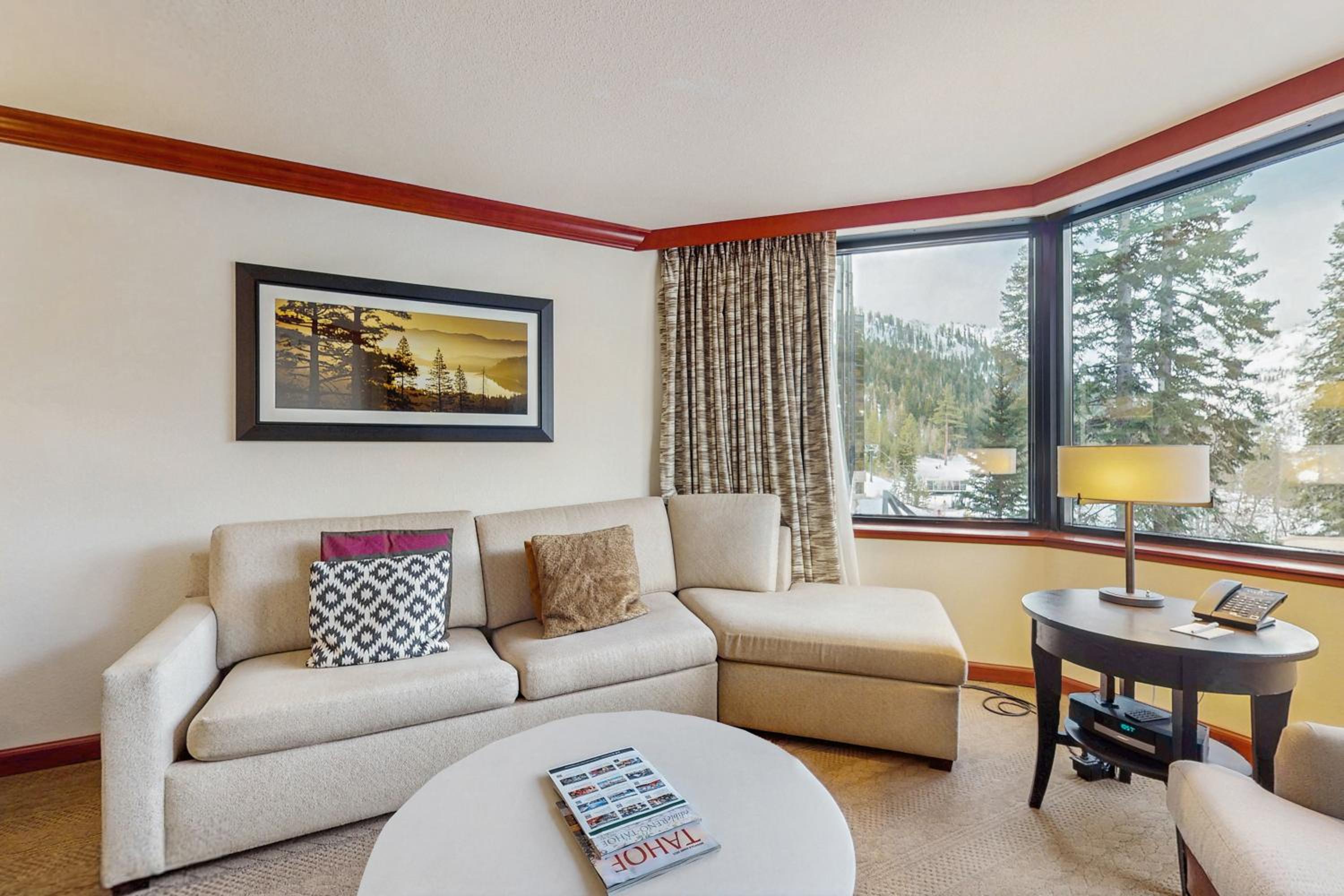 Luxe North Lake Tahoe Getaway in Everline Resort!