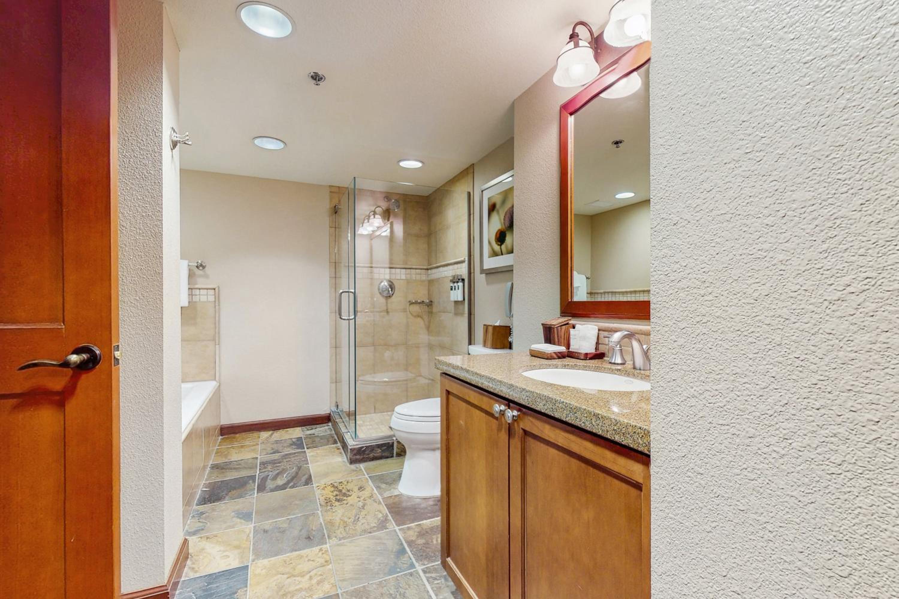 Luxe North Lake Tahoe Getaway in Everline Resort!