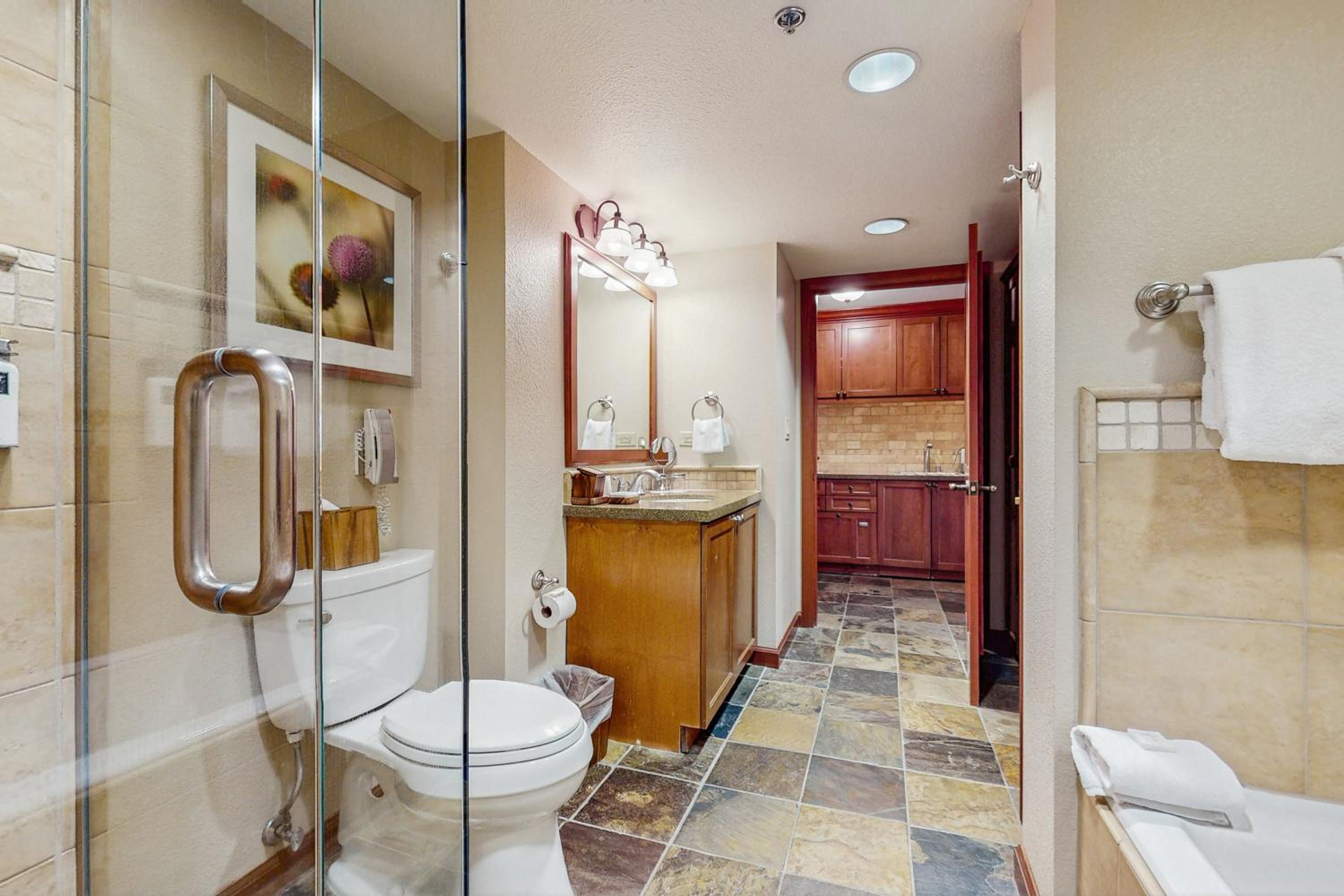 Luxe North Lake Tahoe Getaway in Everline Resort!