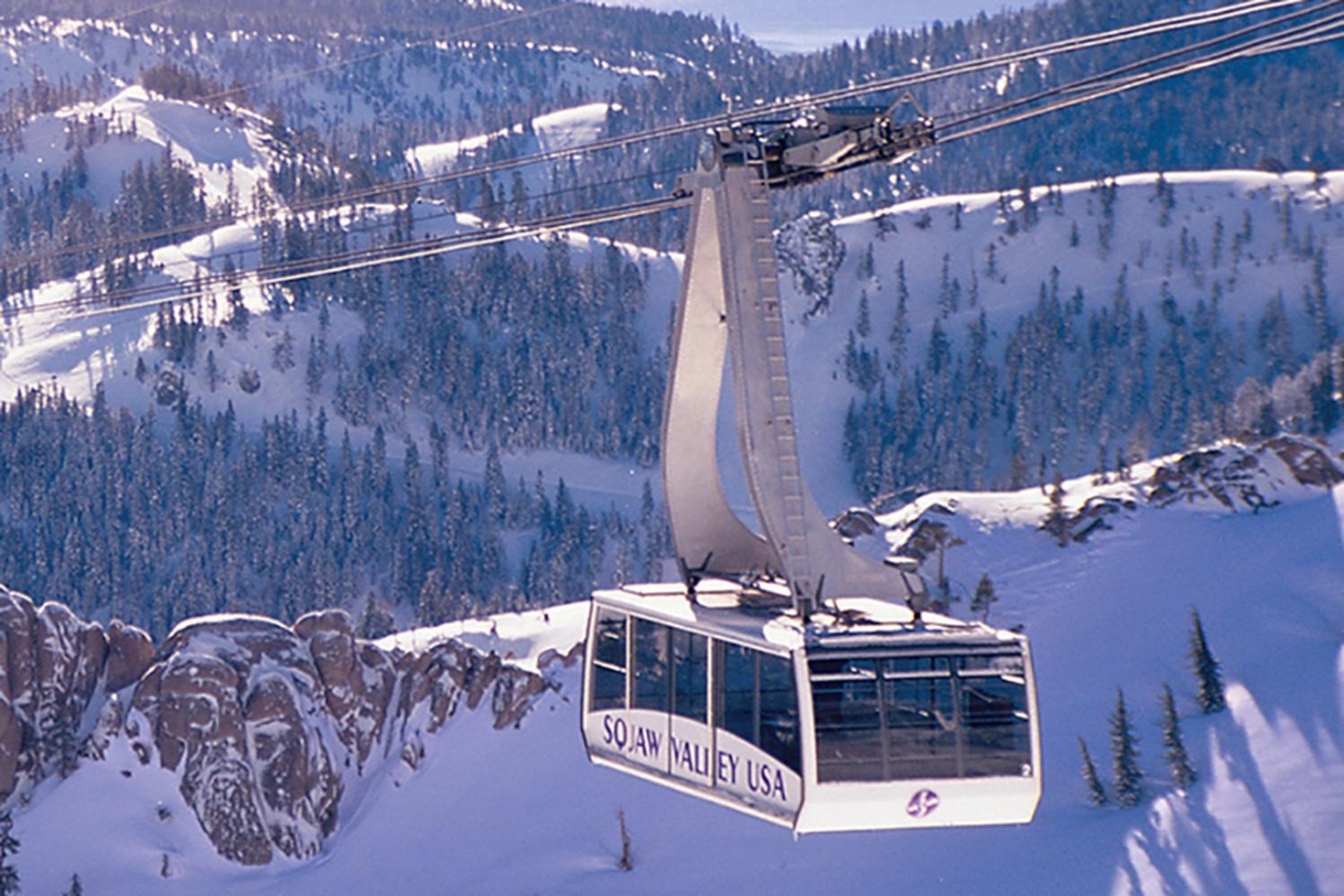 Luxe North Lake Tahoe Getaway in Everline Resort!