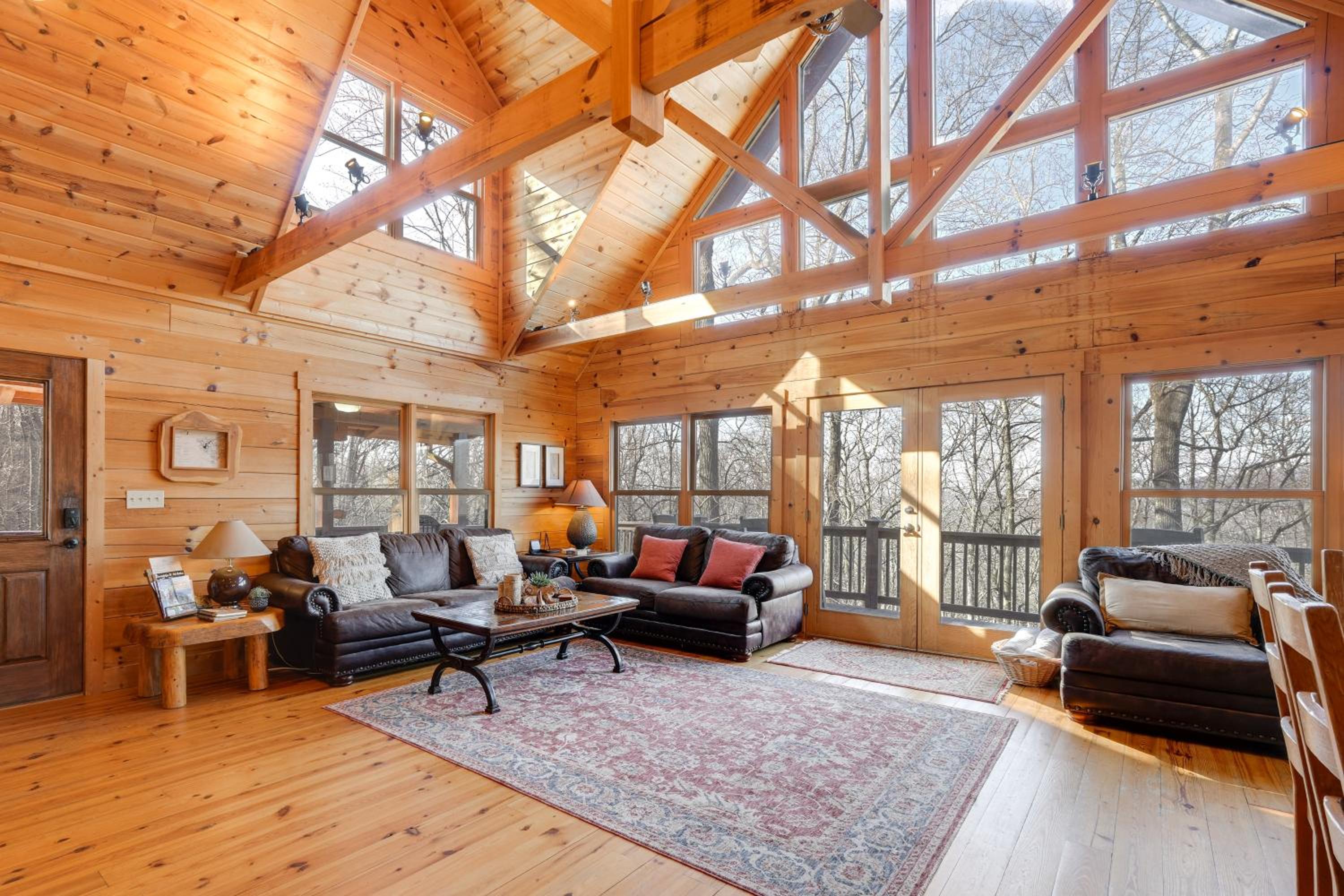 Luxe Mtn-View Cabin with Resort Perks in Jasper!