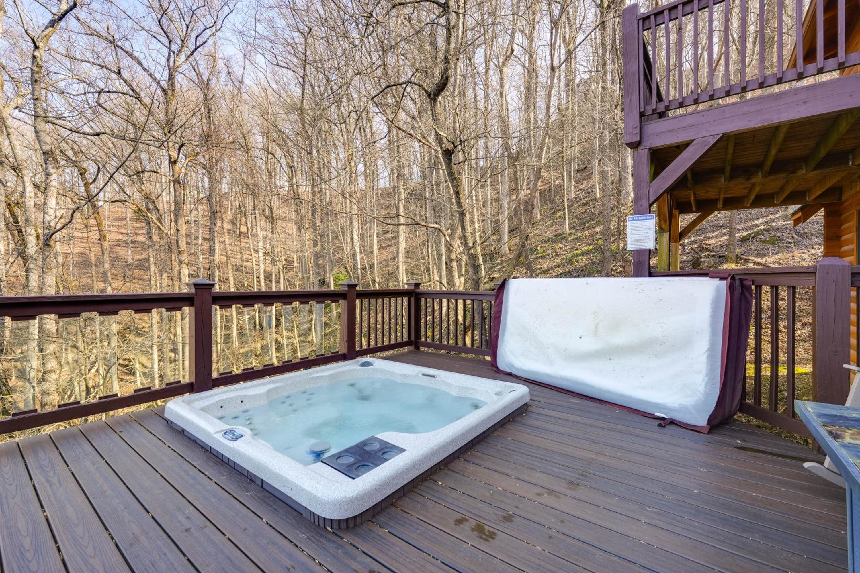 Luxe Mtn-View Cabin with Resort Perks in Jasper!