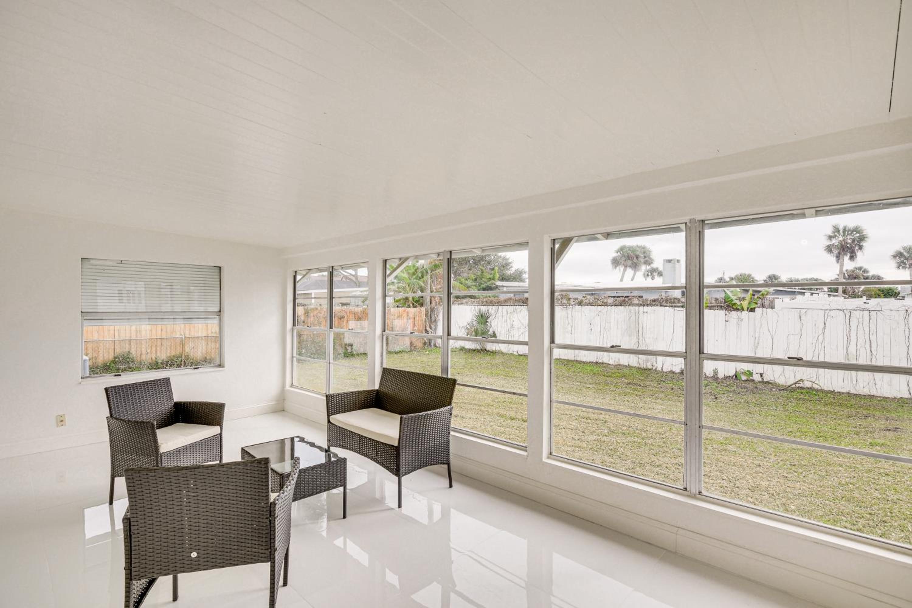 Walk to Romano Beachfront Park Airy Home with Yard