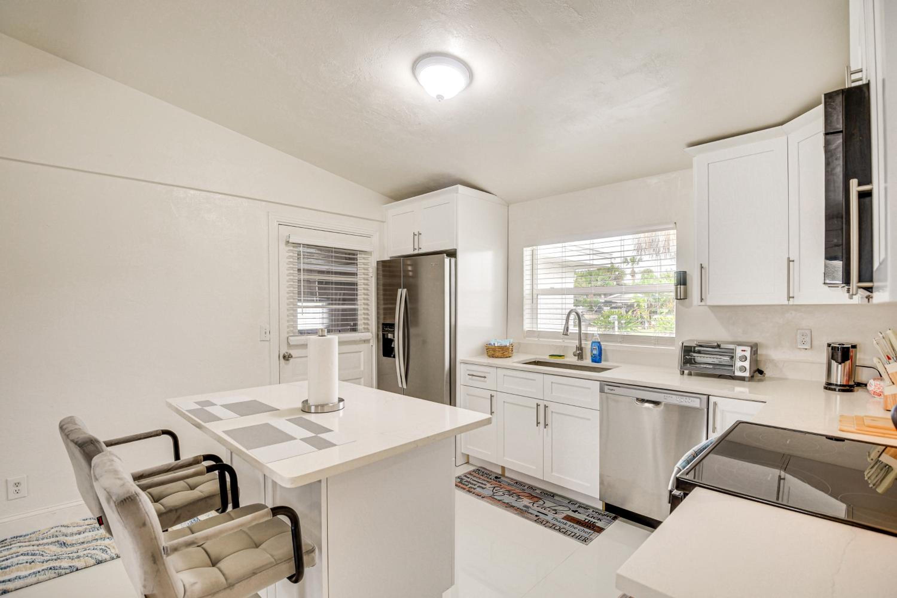 Walk to Romano Beachfront Park Airy Home with Yard
