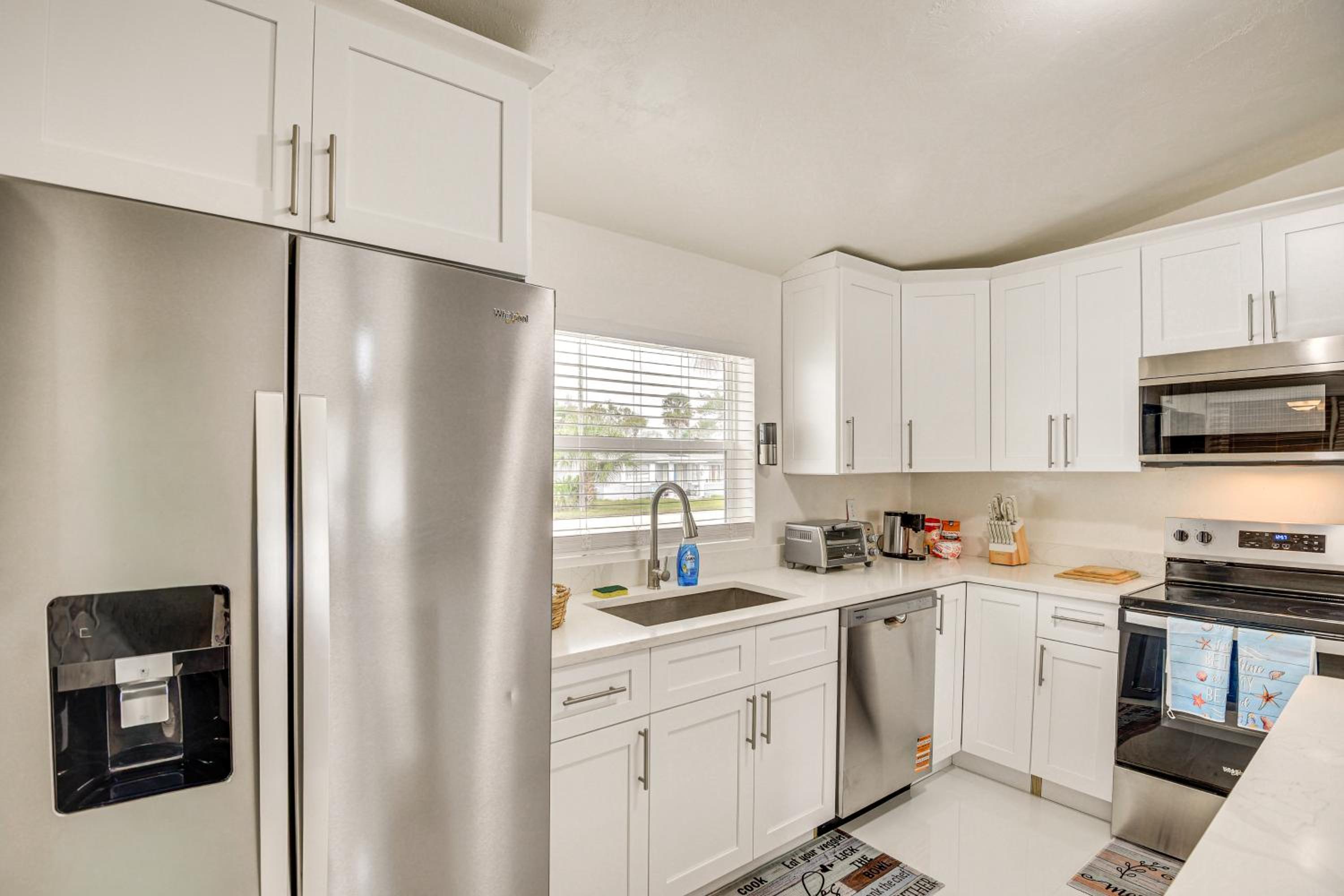 Walk to Romano Beachfront Park Airy Home with Yard