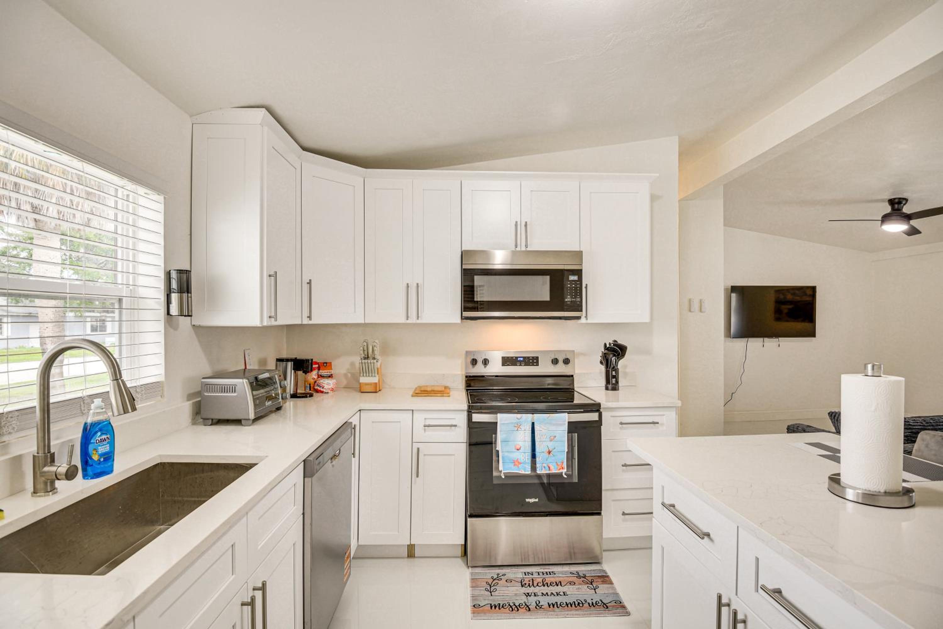 Walk to Romano Beachfront Park Airy Home with Yard