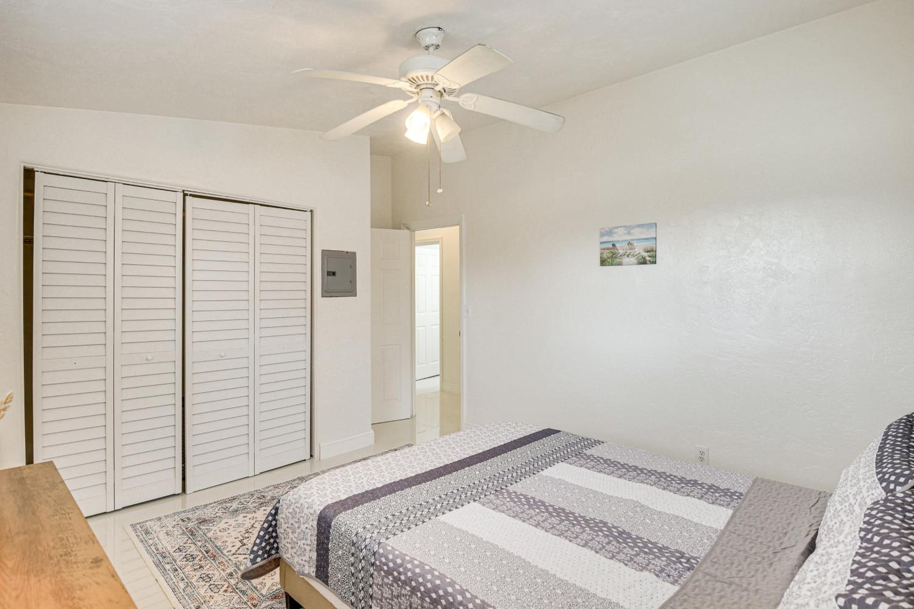 Walk to Romano Beachfront Park Airy Home with Yard