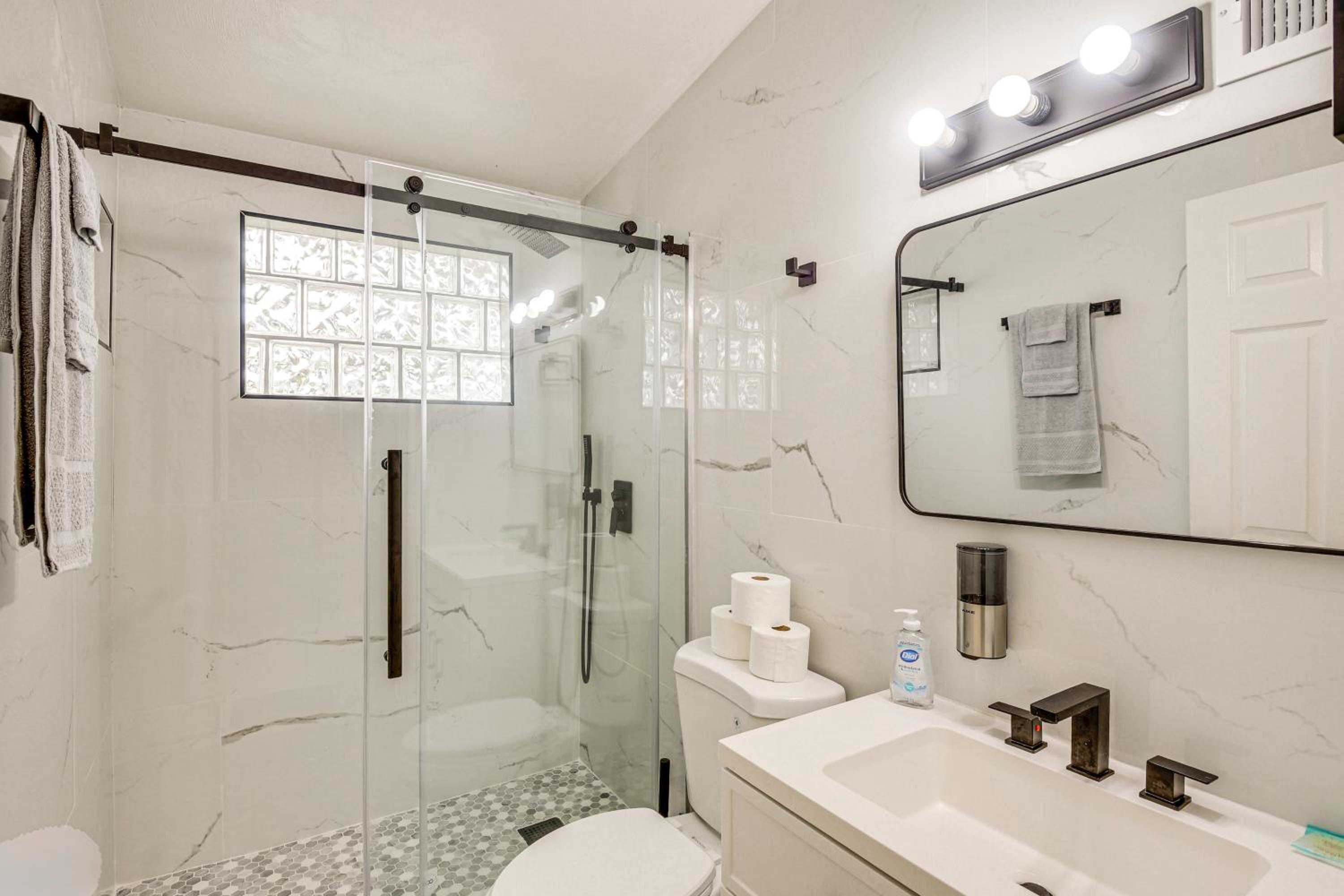 Walk to Romano Beachfront Park Airy Home with Yard