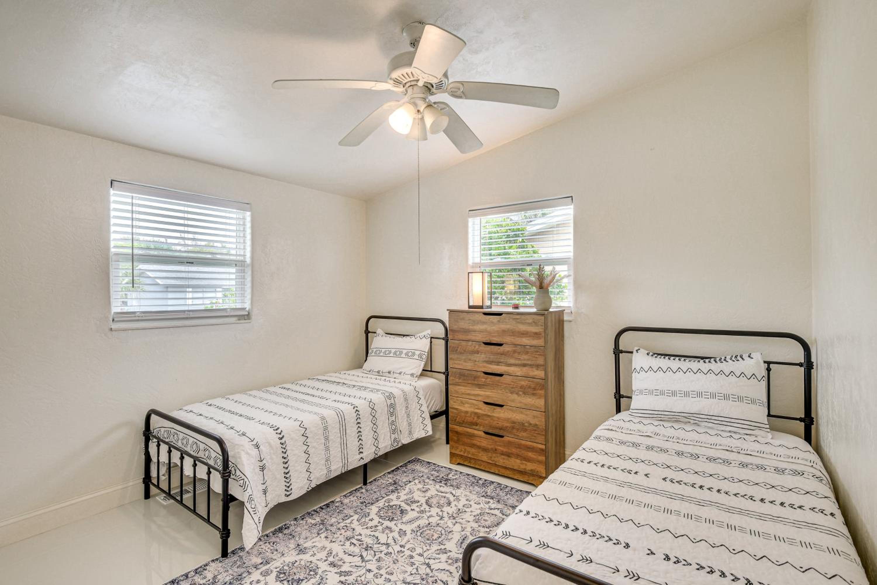 Walk to Romano Beachfront Park Airy Home with Yard