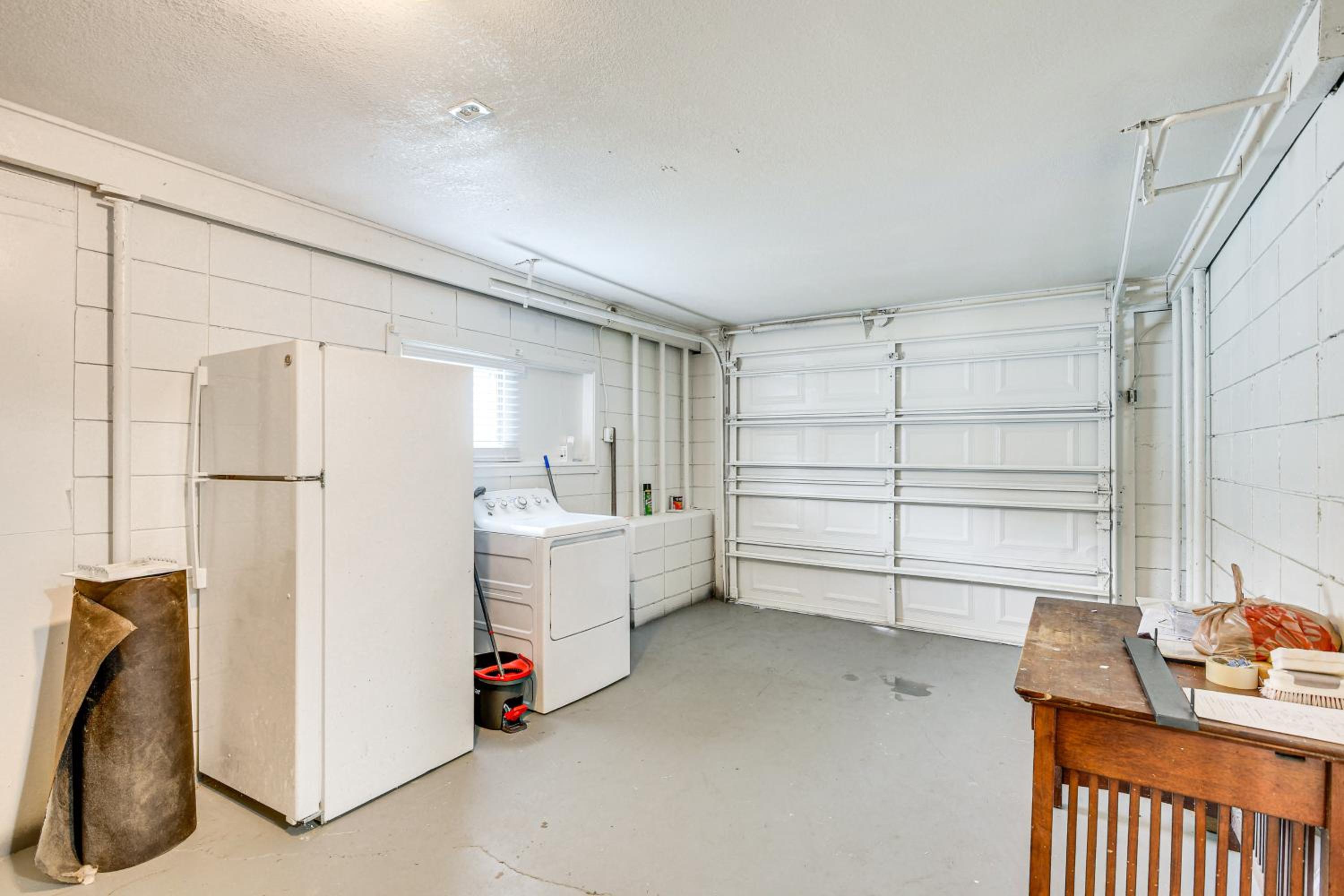 Walk to Romano Beachfront Park Airy Home with Yard