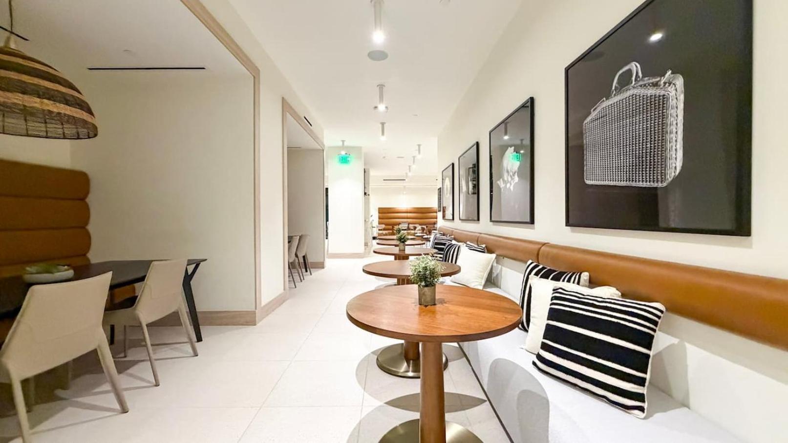 Skyline Views, Rooftop Pool & Gym Near Brickell